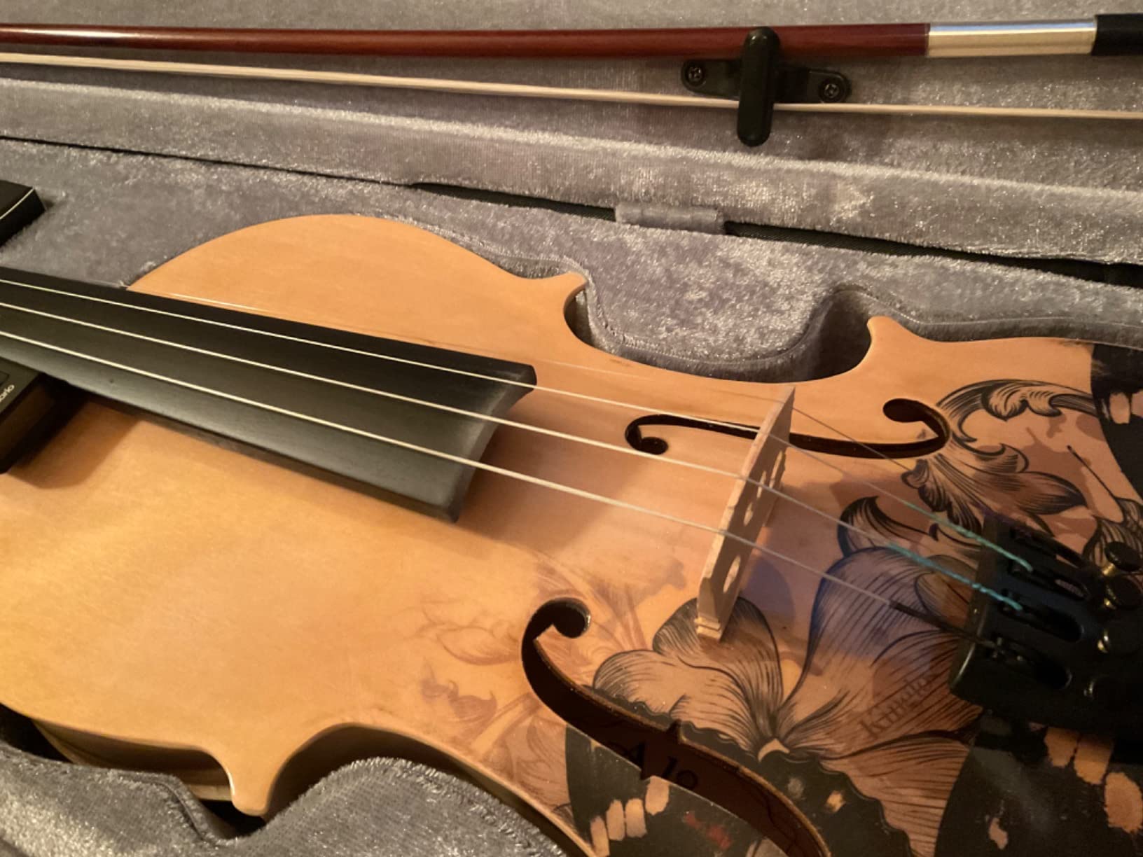 Aliyes Distinctive Artistic Violin Set Designed for Beginners/Students/adults with Hard Case, Bow, Extra Strings (4/4/Full-size) customer photo 2