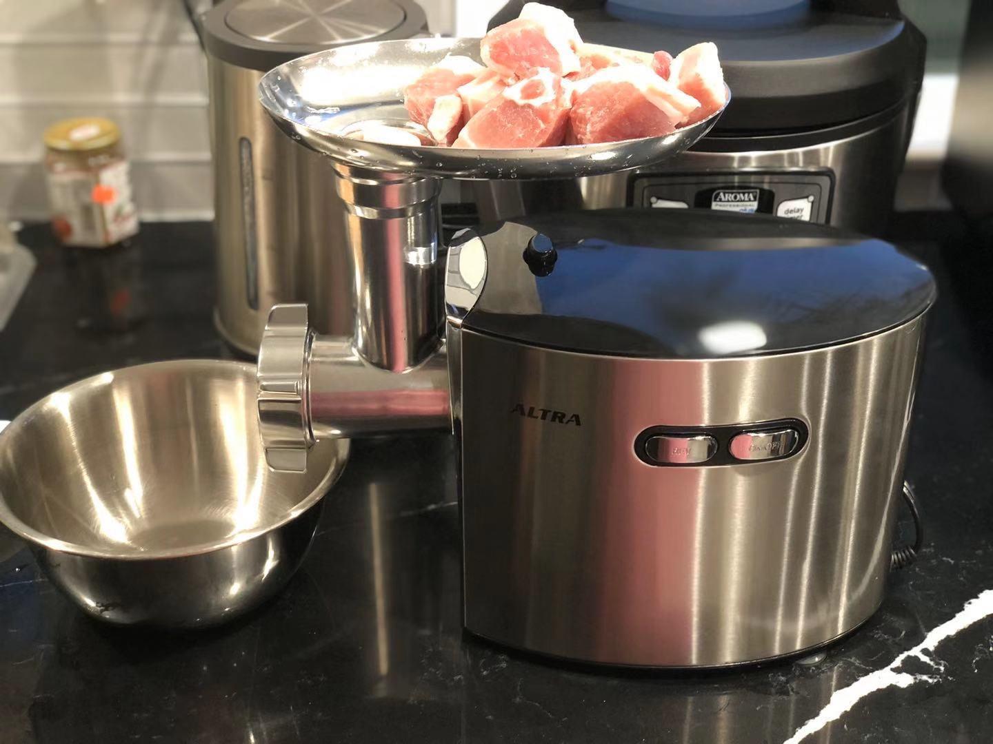 CHEFFANO Meat Grinder, 2800W Max Meat Grinder Electric, ETL Approved Heavy Duty Meat Mincer Machine with 2 Blades, 3 Plates, Sausage Stuffer Tubes & Kubbe Kit for Home Kitchen Use customer photo 1
