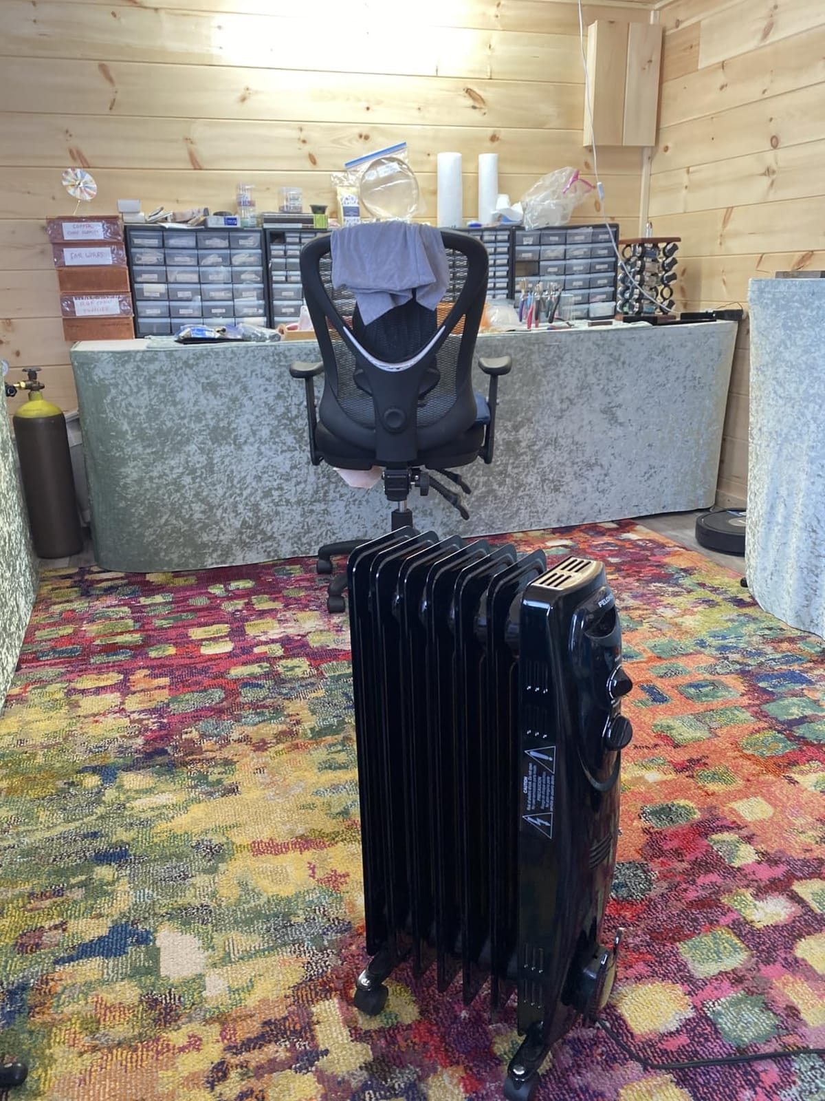 PELONIS Radiator Heater for Large Space, Electric Oil Filled Radiator, Dual Knobs, 1500W, Quiet Space Heater, 3 Modes, Tip-over Protection customer photo 2