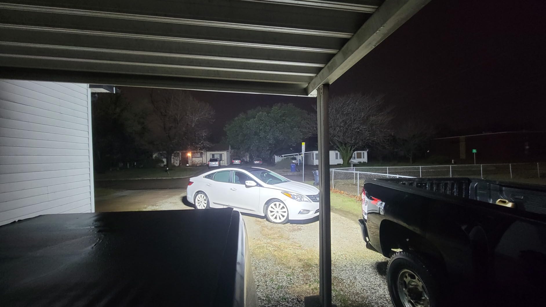 LED Stadium Light - 2000W Equivalent High Mast Flood Light 48,000LM, IP66 Waterproof, 50,000Hrs Lifespan, 120 Degree Wide Beam for Tunnels/Parking Lots/Fields - Super Bright & Energy-Saving (300W, 85V-305V) customer photo 2