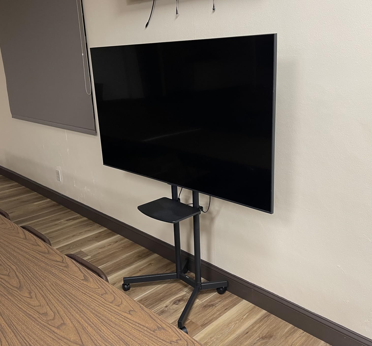 Rfiver Mobile TV Stand with Upgraded Wheels for 32-75 Inch TVs up to 88 lbs | Height Adjustable Rolling TV Stand with Laptop Shelf, Mobile TV Cart with Heavy Duty Structure for Living Room, Patio, Office customer photo 1