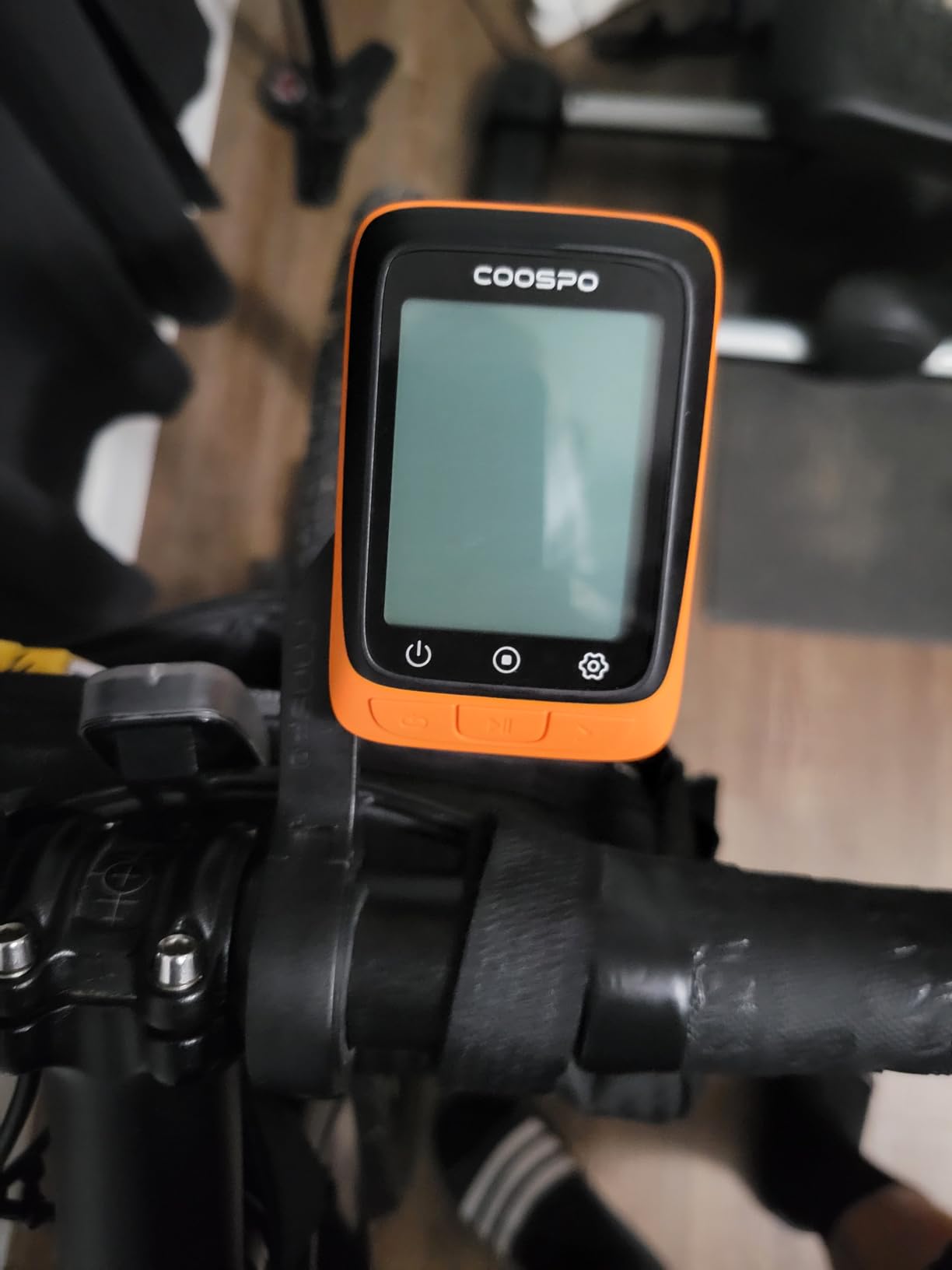 COOSPO Bike Computer Wireless GPS, Cycling Computer GPS Bike Tracker with Bluetooth/ANT+, Waterproof Bicycle Computer GPS Speedometer with Auto Backlight, 2.4 inch LCD Display customer photo 1
