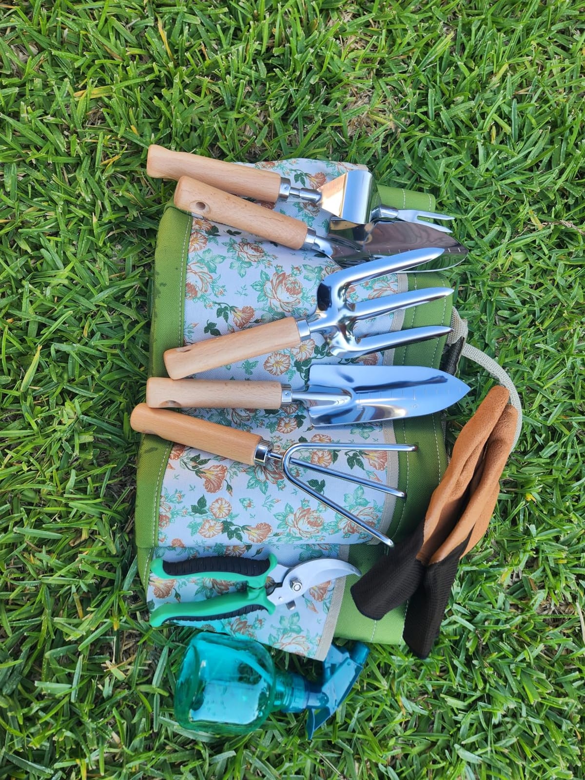 Grenebo Heavy Duty Gardening Tools with Handbag, Gardening Gifts for Women | Rust-Resistant Steel Garden Tool Sets for Women, Men, Durable, Ergonomic Wooden Handle, Idea for Planting Work customer photo 2