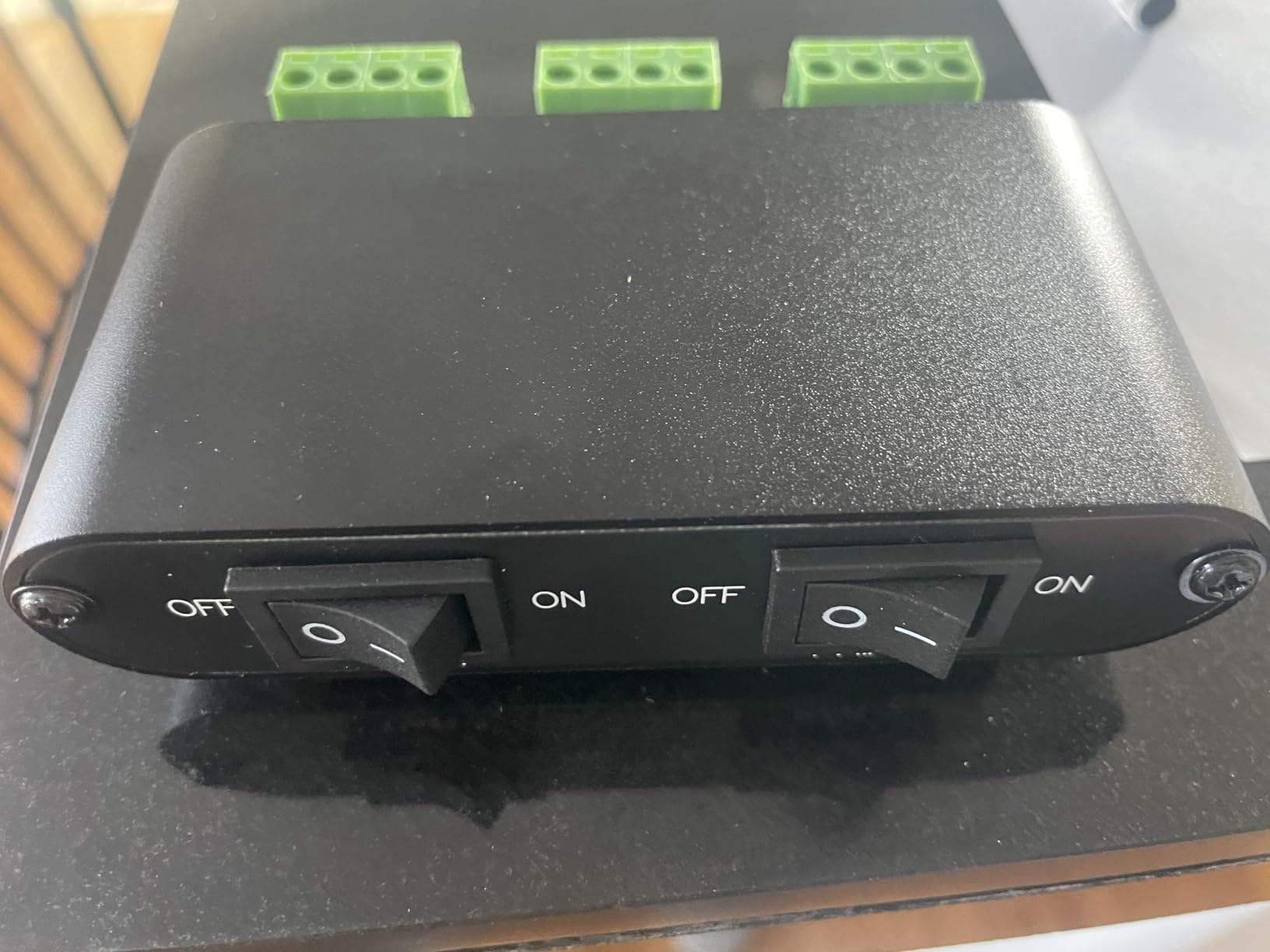 2-Way audio stereo Speaker selector Switcher Box, Combiner Multi Zone A B Speaker Switch Distribution Controller Box - P21 customer photo 2