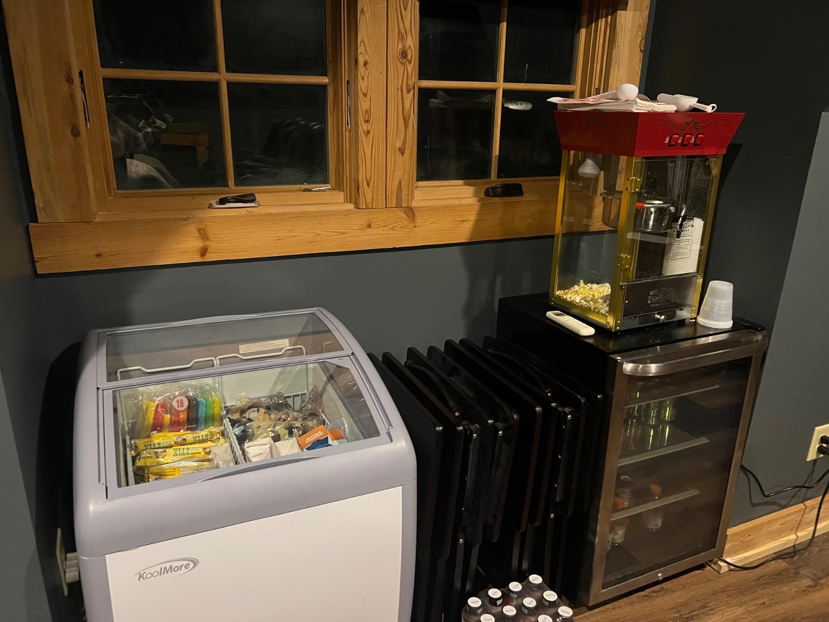 KoolMore MCF-16C Commercial Ice Cream Freezer Display Case, 16 Cu. Ft, White customer photo 2