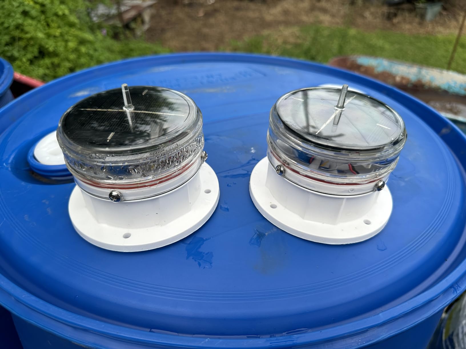 Britta Products Solar Dock Warning Light 360 Degree - Super Bright Waterproof LED Light for Marine Applications - Constant On or Flashing (WHITE) customer photo 2