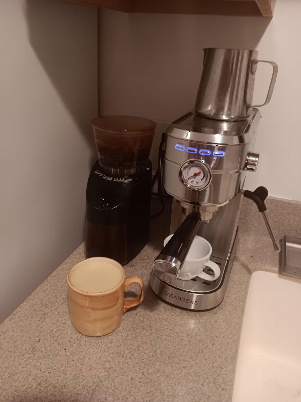 CASABREWS CM5418 Compact Espresso Machine with Milk Frothing Steam Wand, 20-Bar Pump, Stainless Steel customer photo 2