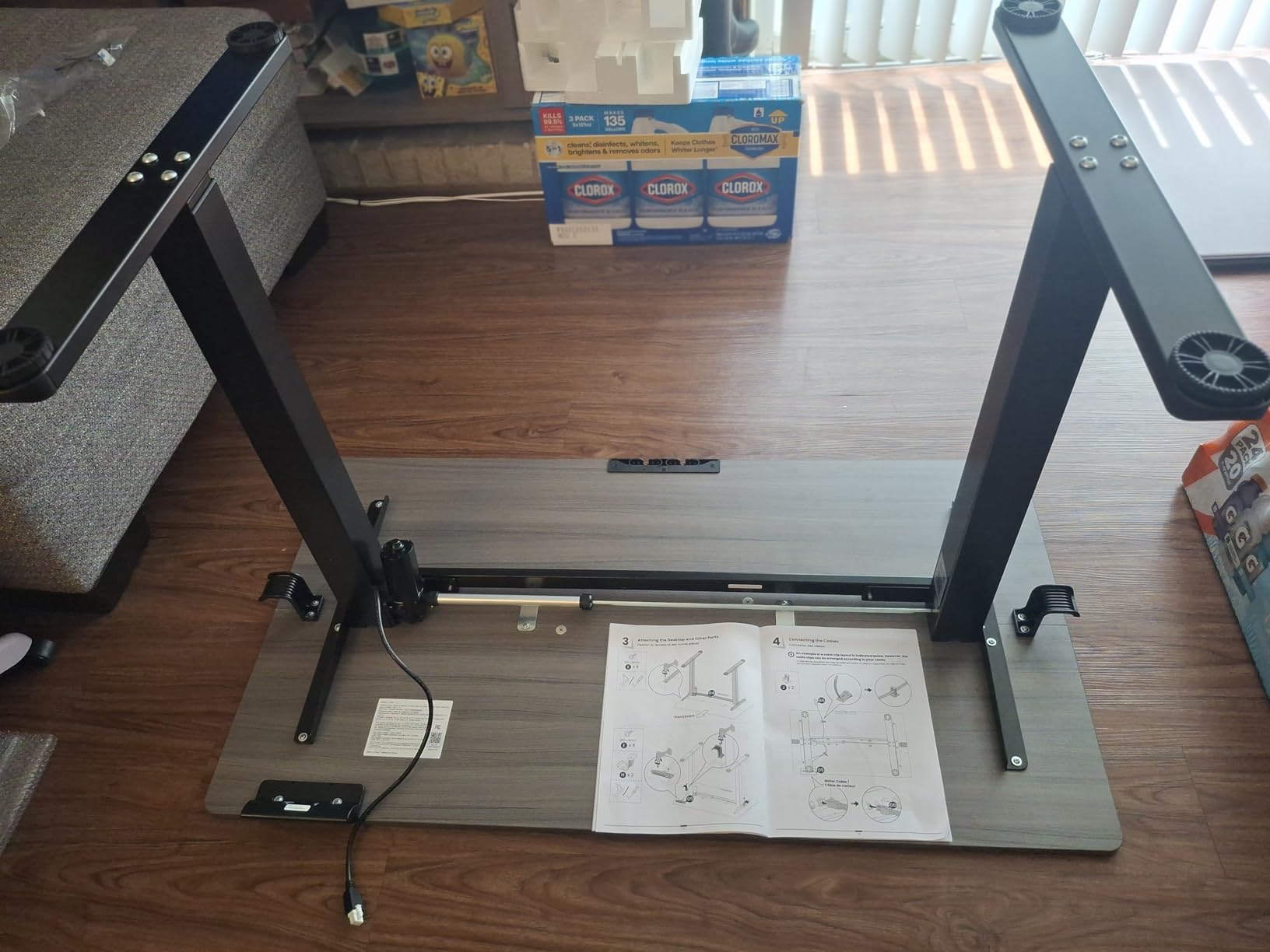 ErGear 48 X 24 Inch Height Adjustable Electric Standing Desk, Black customer photo 1