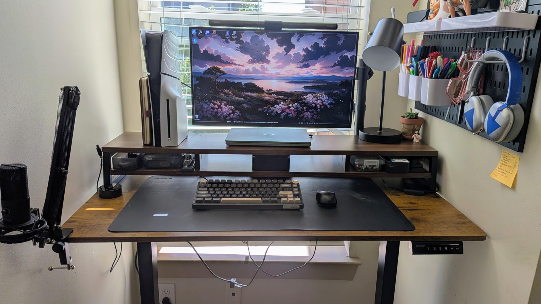 ErGear Height Adjustable Electric Standing Desk, 55 x 28 Inches Sit Stand up Desk, Memory Computer Home Office Desk, Black customer photo 1