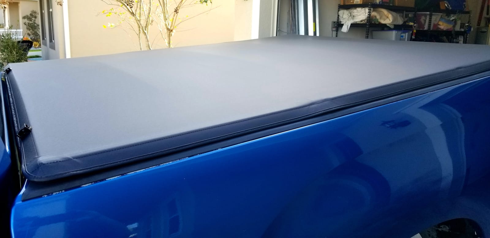 Tyger Auto T3 Soft Tri-fold Truck Bed Tonneau Cover Compatible with 2022-2026 Toyota Tundra | 5.5' (67