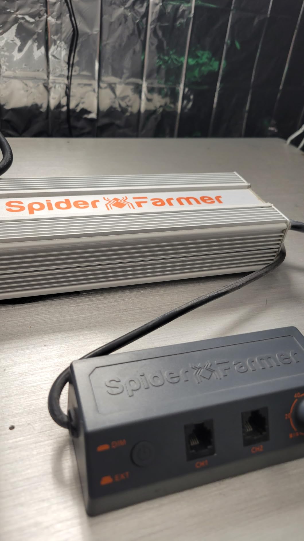 Spider Farmer SF1000 2 Pack LED Grow Lights, 200W Dimmable Full Spectrum for 2x4 Tent, New-Gen High-Efficiency Diodes customer photo 2