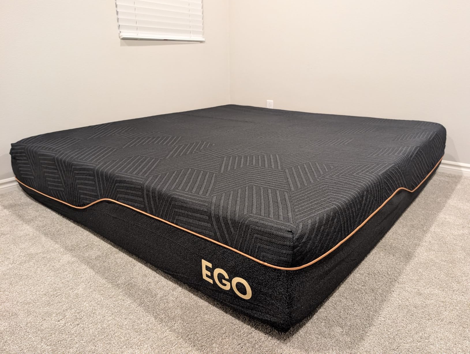 EGOHOME Queen 14 inch Memory Foam Mattress for Back Pain Relief Medium Firm | Fiberglass Free, Copper Gel Infused, Graphene-Cool-Tech Cover, ICA Endorsed, CertiPUR-US, Motion Isolation, Mattress in a Box customer photo 1