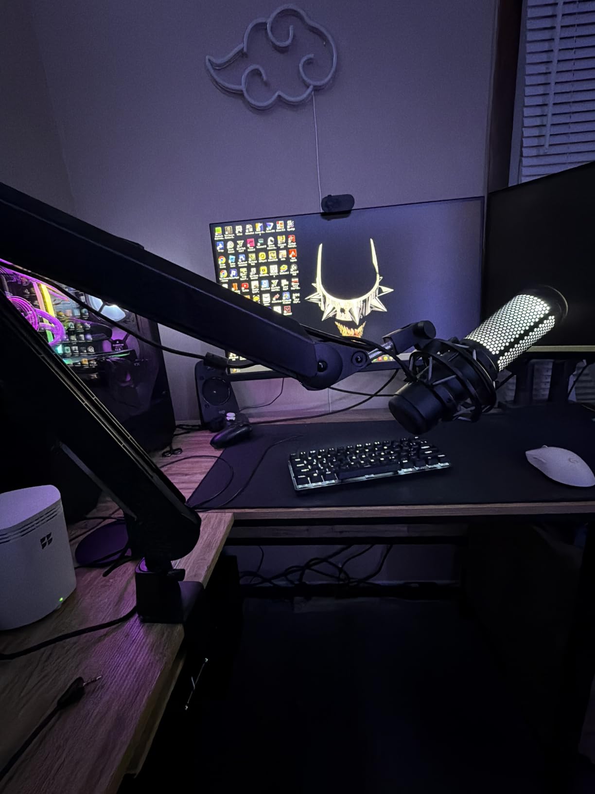 InnoGear Mic Arm Microphone Boom Arm Cable Management for Blue Yeti, Black | Desk Mount, for Shure Fifine, Professional Appearance, Extendable, Horizontal Reach 32.3