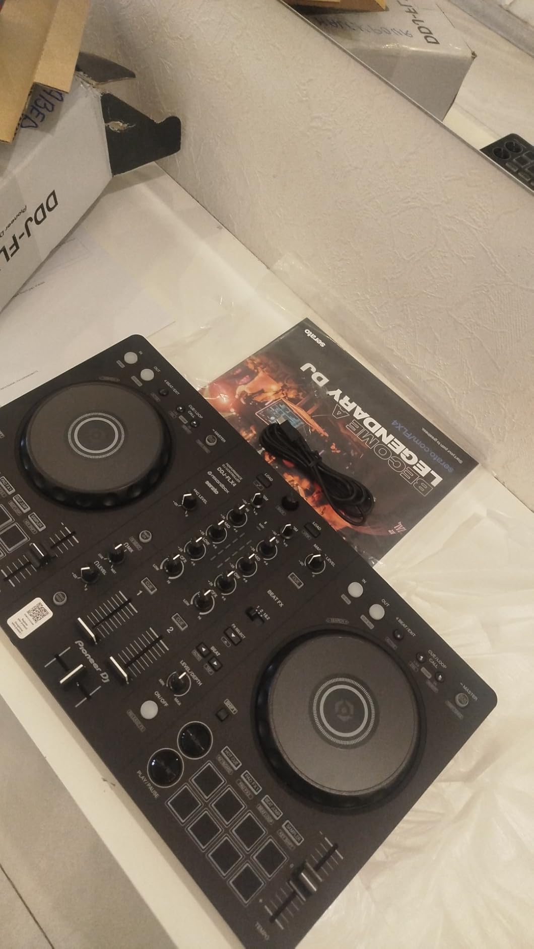 Pioneer DJ DDJ-FLX4 2-Channel DJ Controller, 16 Pads, Graphite | Easy first mixes, 2-deck growth, Smart Fader, streaming-ready, mic input for livestreaming from one device customer photo 2