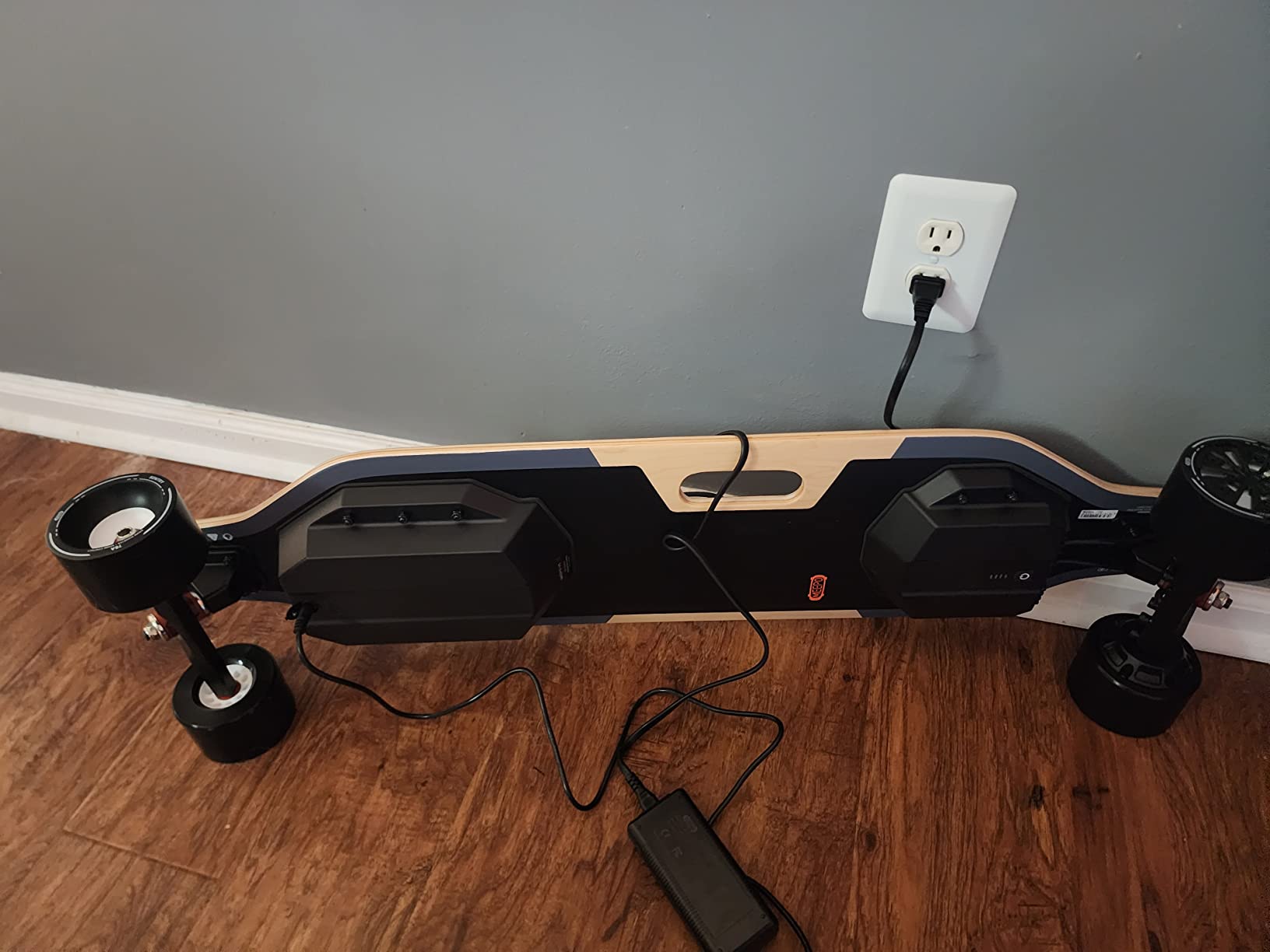 MEEPO Campus V3 Series/Envy Electric Skateboard with Remote, Top Speed Up to 29 Mph, Suitable for Adults & Teens customer photo 1