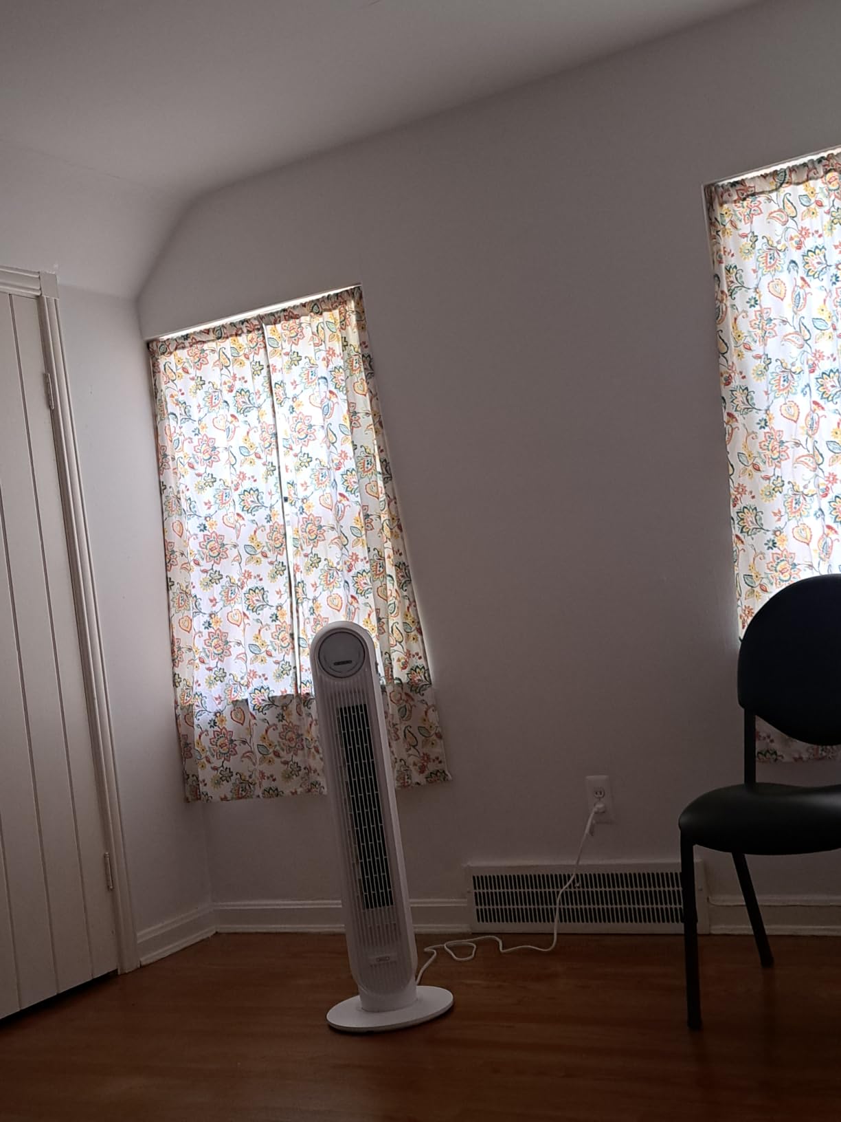 DREO Tower Fan for Bedroom, 2026 Upgraded DC Motor, 28ft/s High Velocity, 20dB Ultra Quiet Standing Fan, 8 Speeds 4 Modes, 90° Oscillating Bladeless Fan for Indoors, Floor Fans with Remote, White customer photo 1