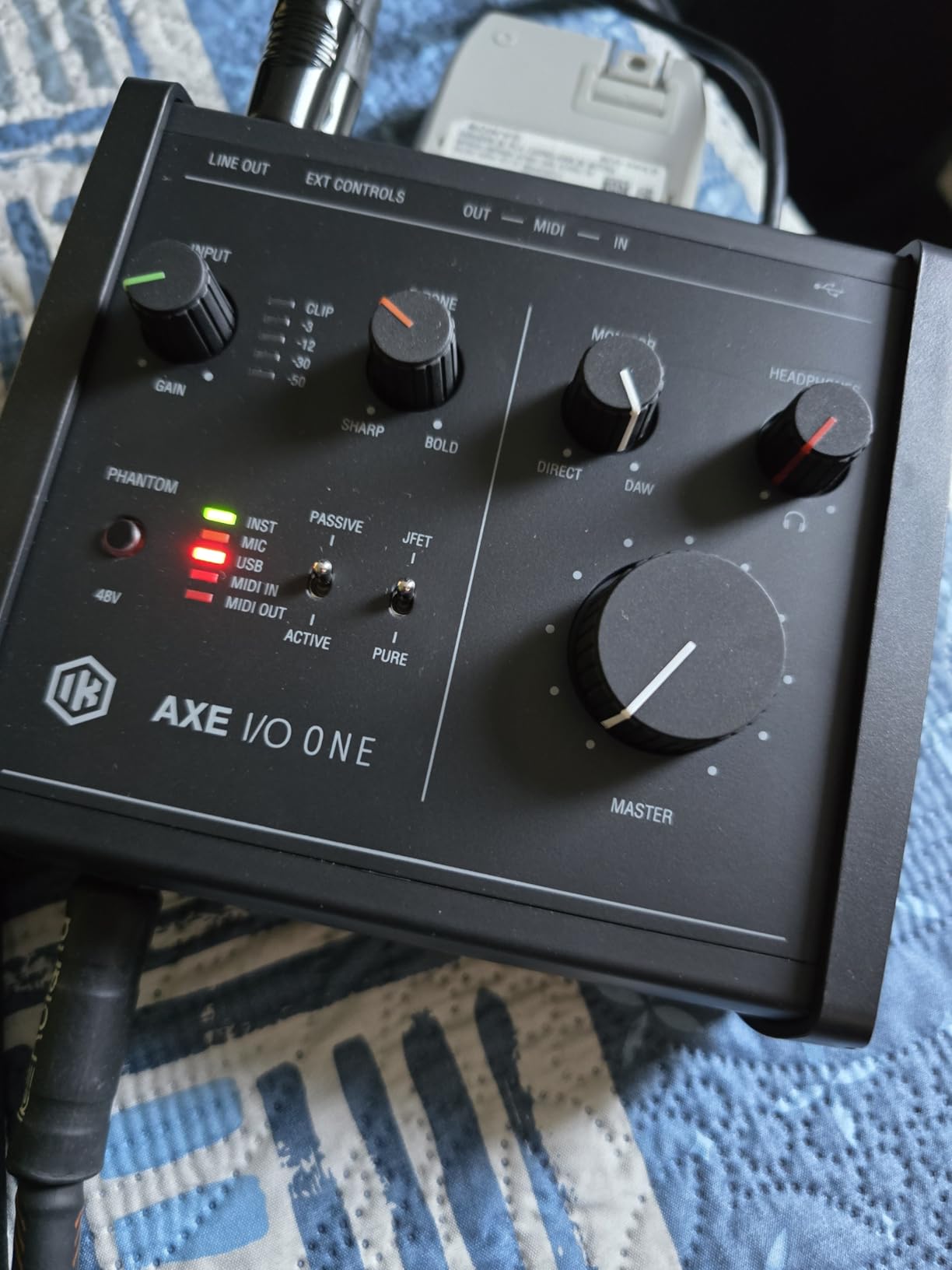 IK Multimedia AXE I/O One - Professional USB Audio Interface with Z-TONE advanced guitar tone shaping customer photo 1