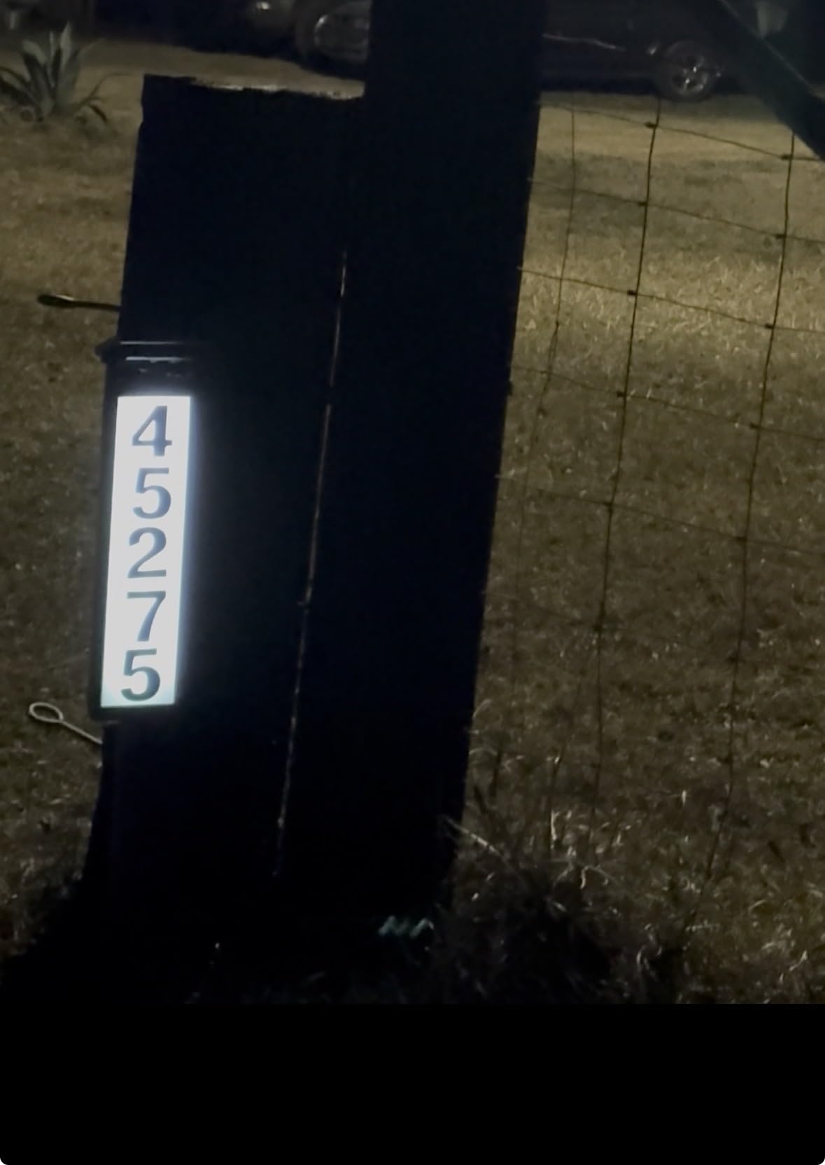 Eyrosa Solar Illuminated LED Lighted Address Sign, House Numbers for Outside Yard Home, Numbers Plaque Outdoor Waterproof, Black customer photo 1