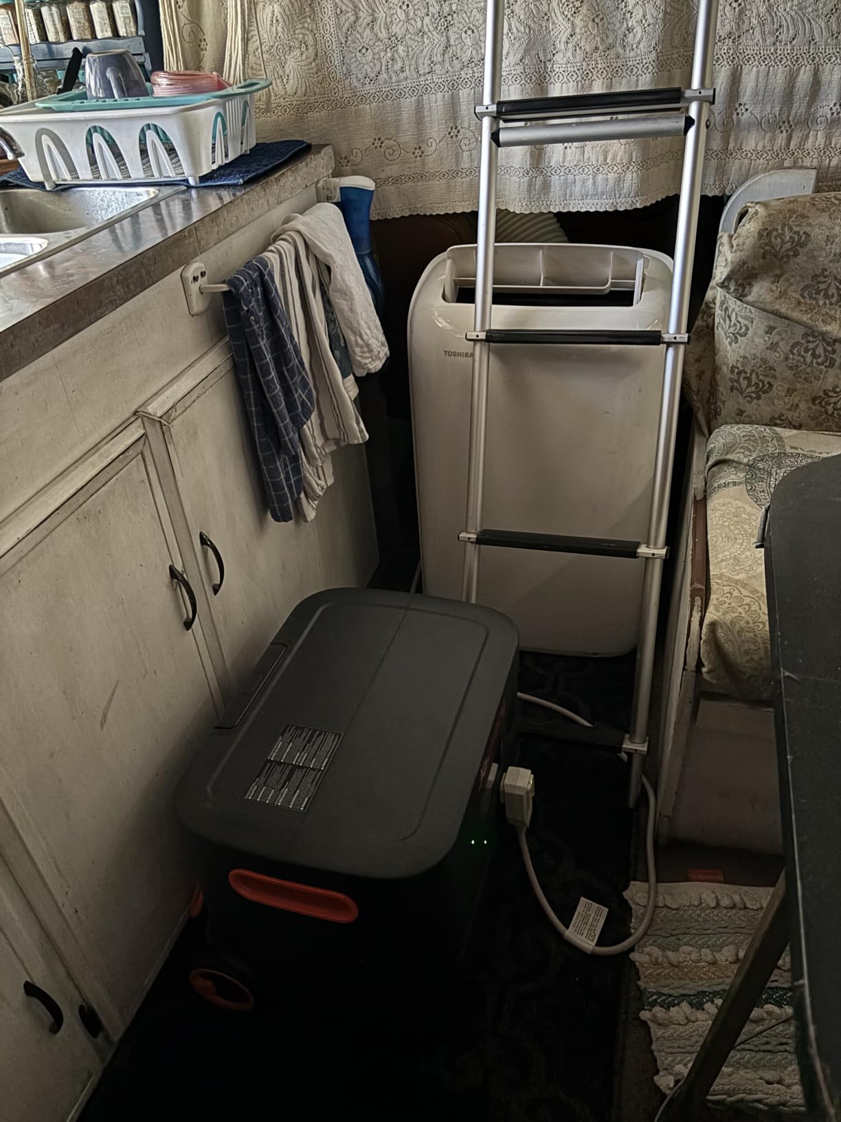Jackery Explorer 2000 Plus Portable Power Station, 2042Wh LiFePO4 Solar Generator, 3000W AC Output, Expandable to 24kWh, UPS Home Backup for Emergency Camping RV Off-Grid(Solar Panel Optional) customer photo 1
