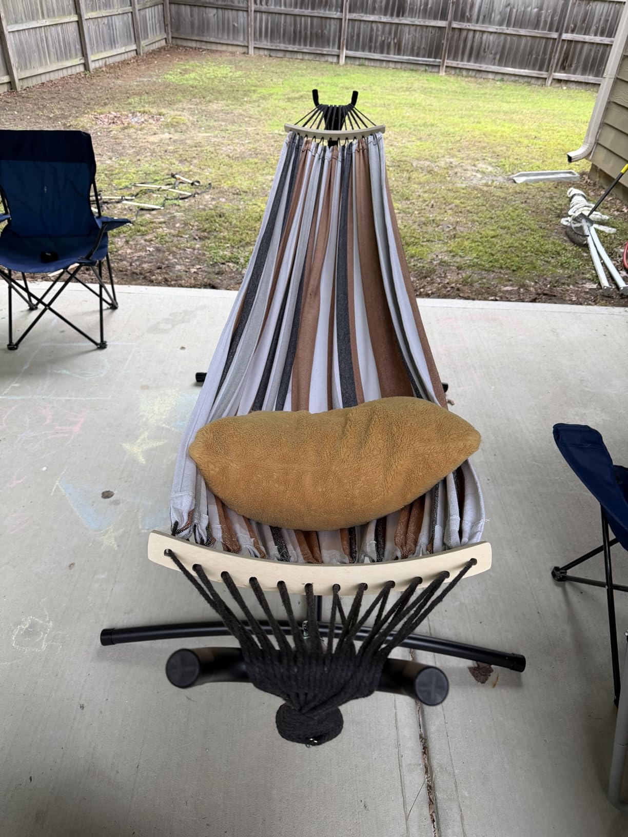SZHLUX Hammock with Stand for Outside | 450lb Capacity Steel Stand, Premium Carry Bag Included and Two Anti Roll Balance Beam customer photo 2