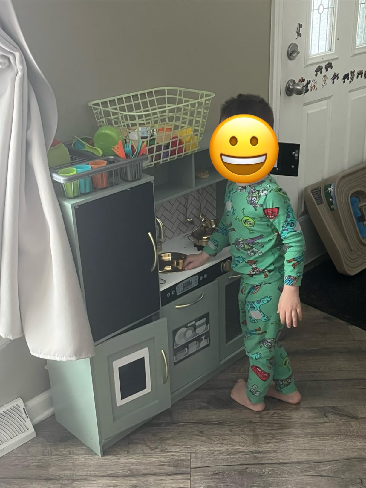 Best Choice Products Wooden Play Kitchen for Kids, Pretend Play Cooking Toy Set with Sink, Oven, Microwave, Refrigerator, Ice Maker & Accessories, Kitchen Playset for Toddlers Ages 3+ - White customer photo 1