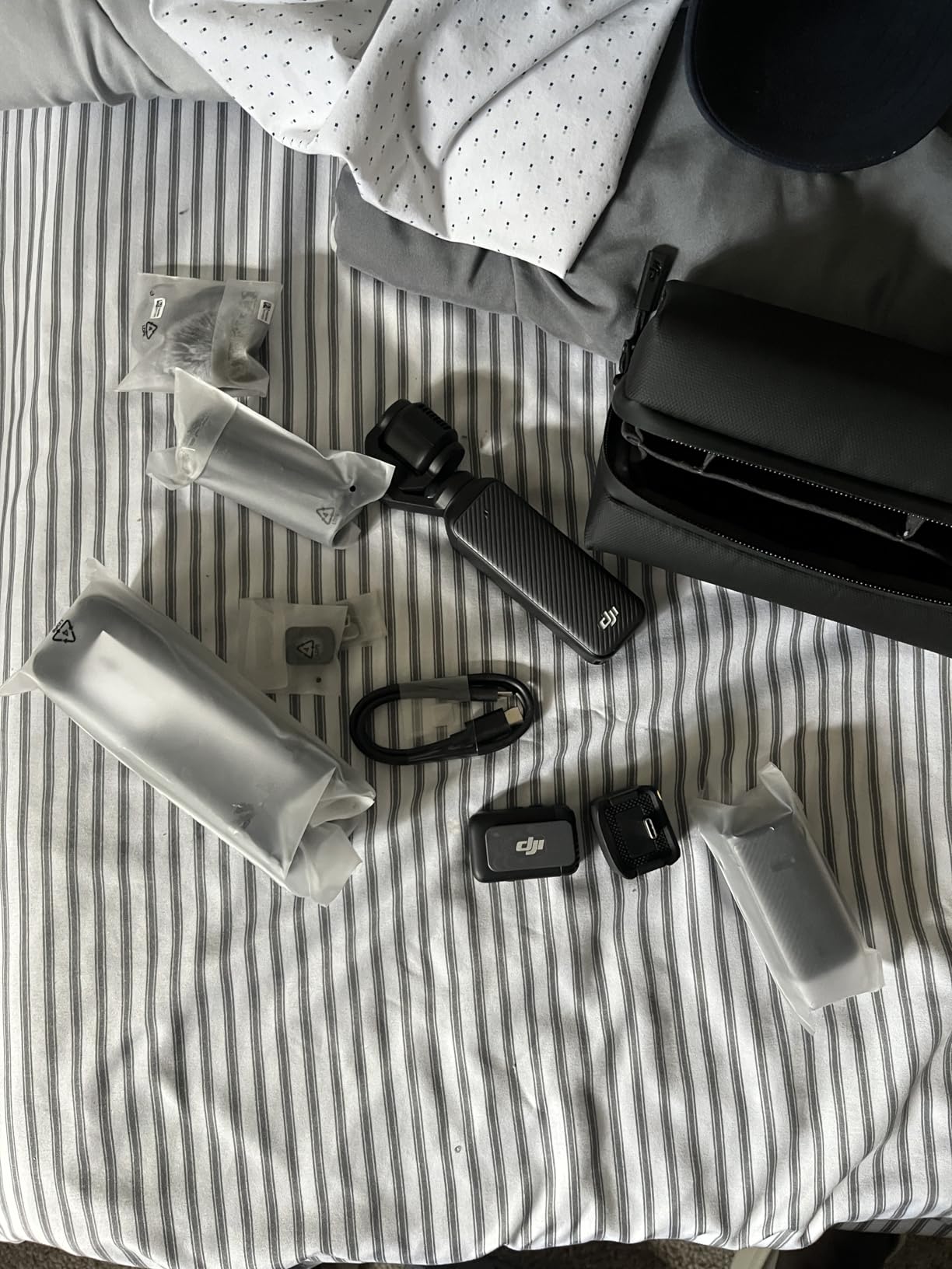 DJI Osmo Pocket 3 Creator Combo, Vlogging Camera with 1'' CMOS & 4K/120fps | 3-Axis Stabilization, Spotlight Follow, Fast Focusing, Mic Included for Clear Sound customer photo 2