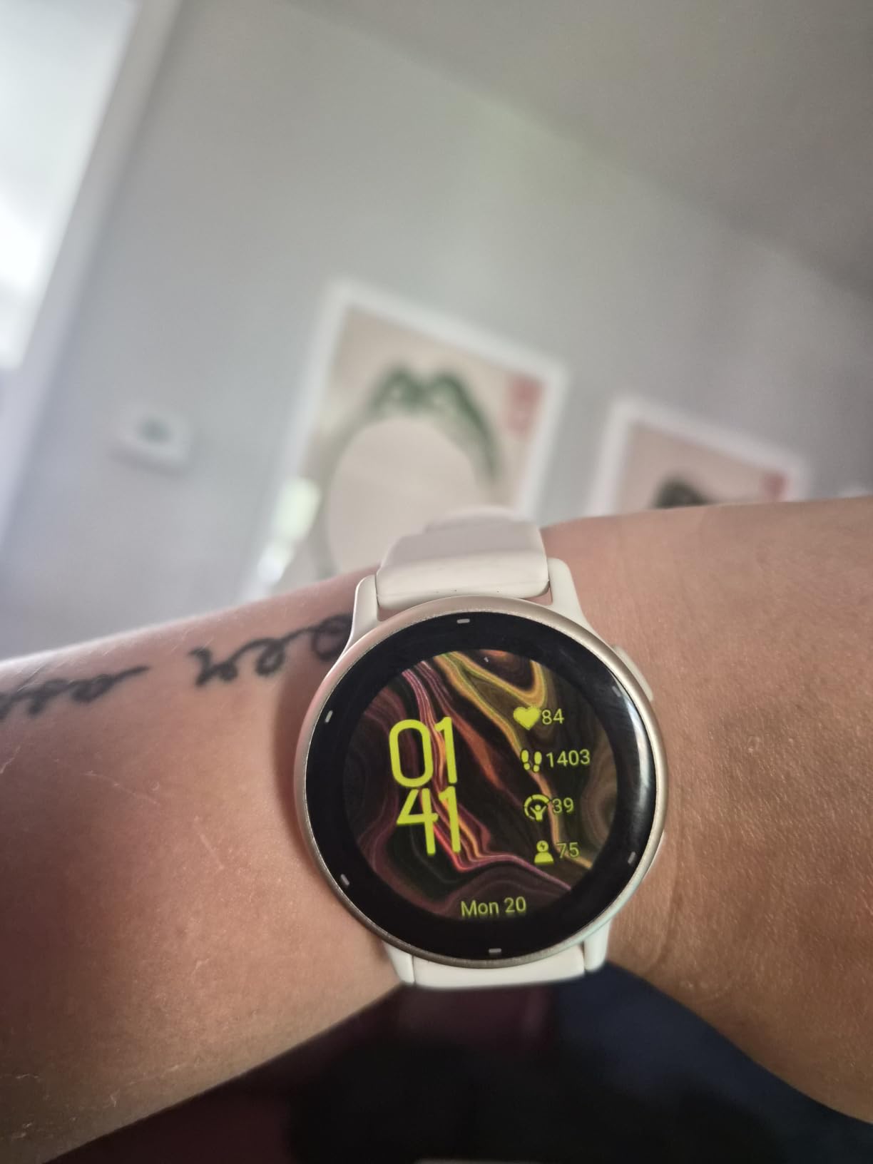 Garmin vívoactive 5, Health & Fitness GPS Smartwatch, 42mm, Ivory customer photo 1