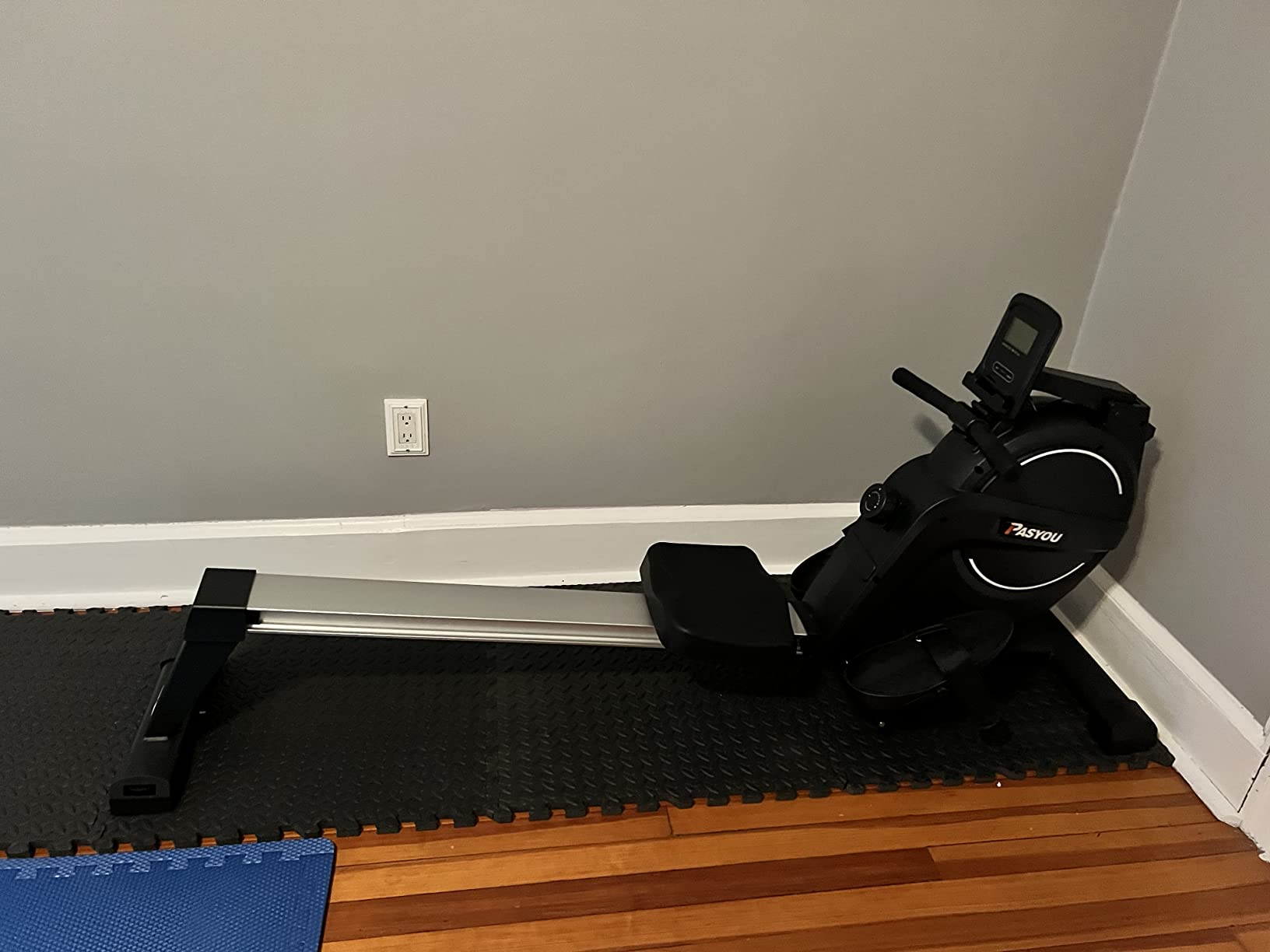 PASYOU Air Rowing Machine for Home,10-Level Resistance 350lb Load Rower Machine,Foldable Row Machines Commercial with 47in Rail and Bluetooth Backlit Monitor, Adjustable Tablet Holder PR70 customer photo 2
