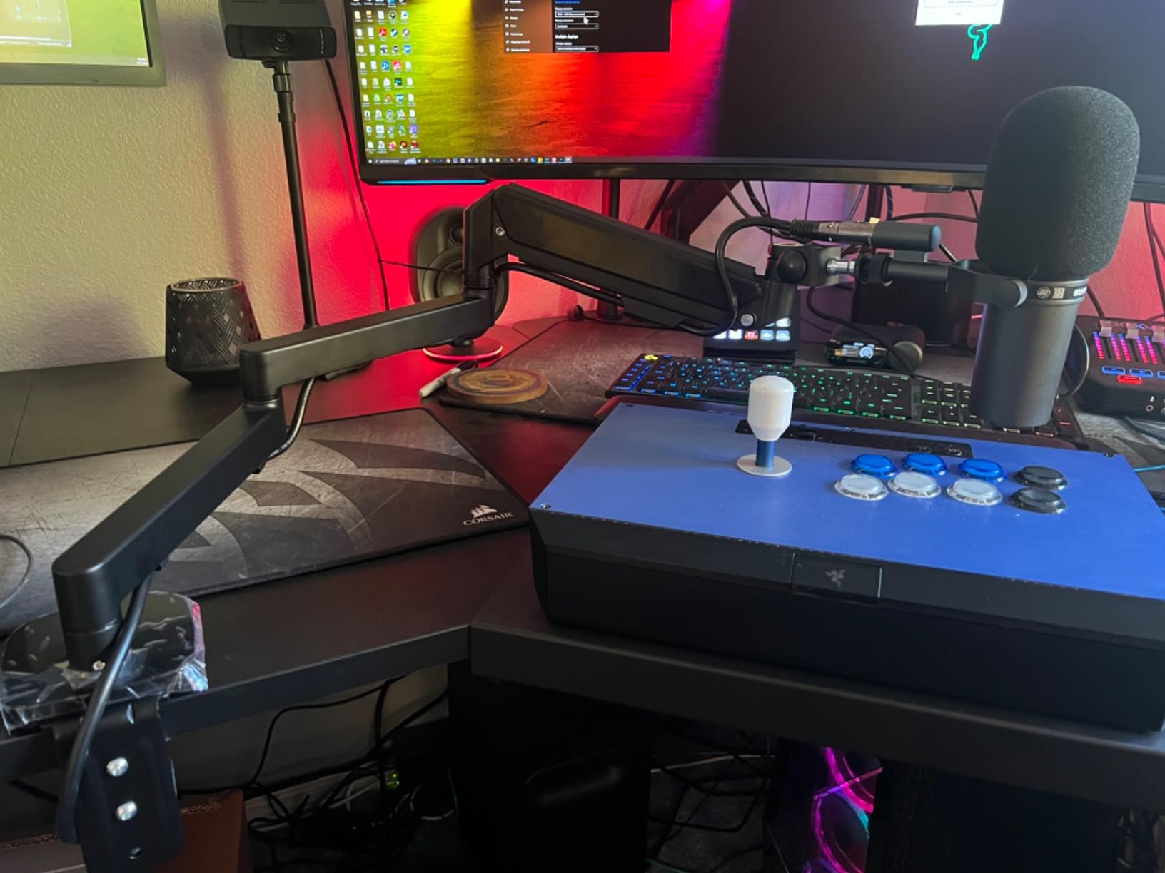 NEEWER Low Profile Mic Arm Desk Mount, 360 Degree Swivel Boom Arm with Pneumatic Damping Adjustable, Cable Management, Compatible with Shure MV7 SM7B Blue Yeti Gaming Streaming Podcast Microphone, MS002 customer photo 1