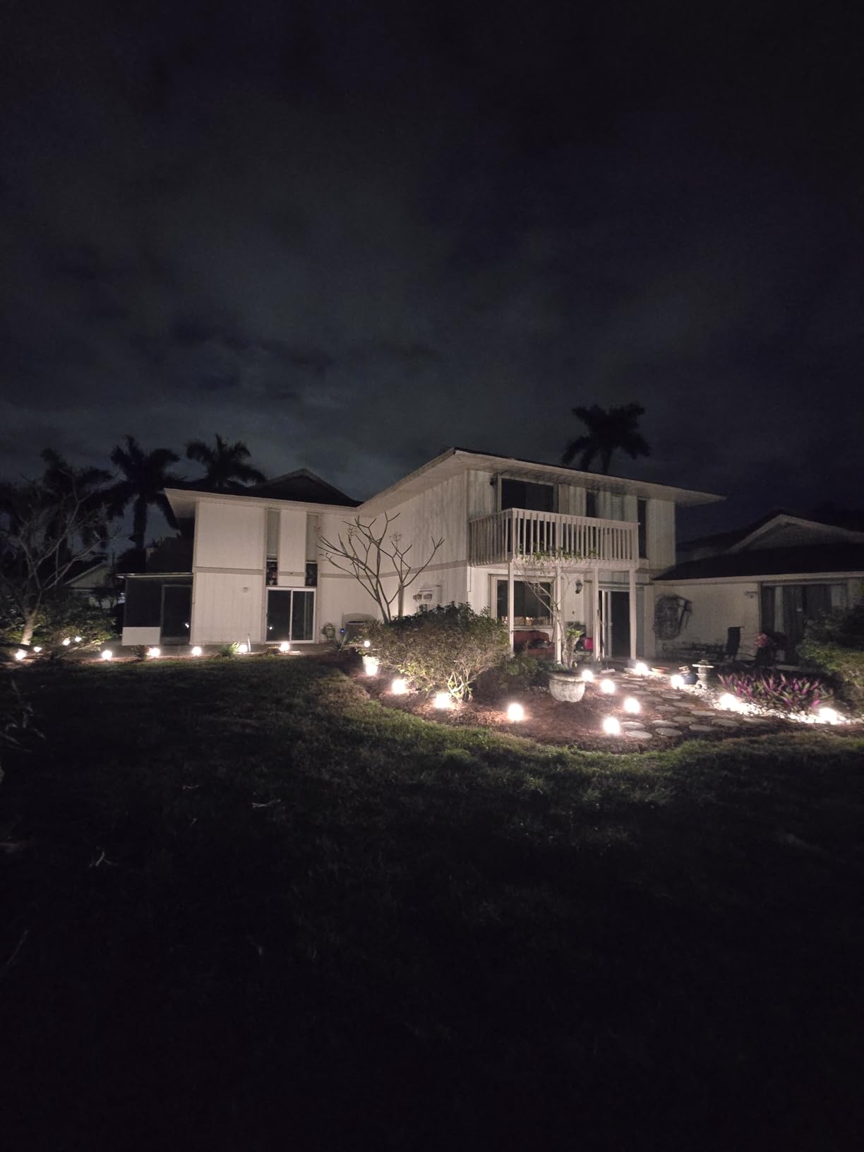 SUNVIE 8-Pack 3W LED Low Voltage Bollard Landscape Pathway Lights, Black, IP65 Waterproof, 3000K Warm White, 12-24V AC/DC, Aluminum, Outdoor Landscape Lighting for Walkway Garden Yard, with Connector customer photo 1