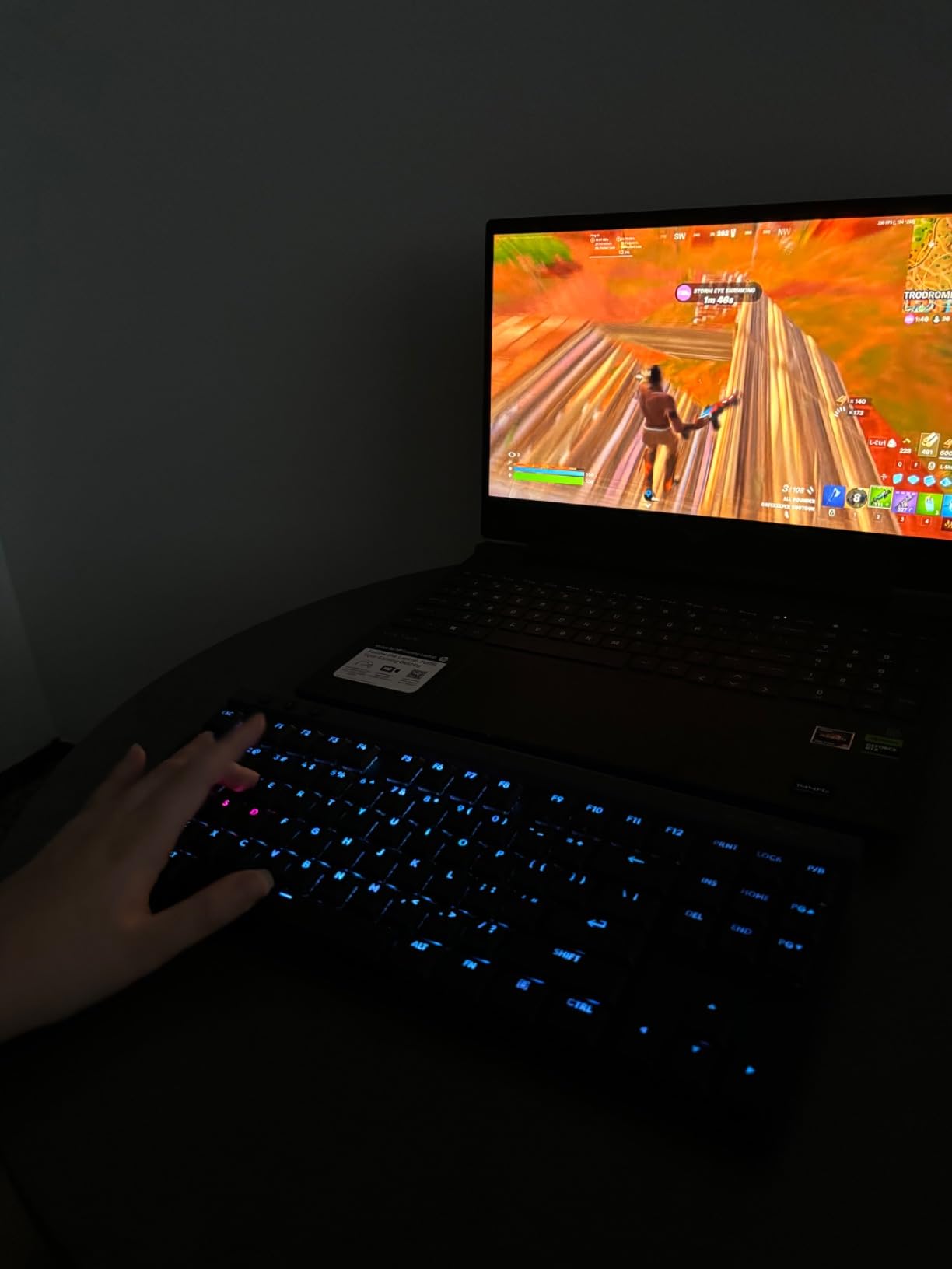 Logitech G515 Lightspeed TKL Low Profile Wireless Gaming Keyboard, LIGHTSYNC RGB, Thin Tenkeyless Design, Double-Shot PBT Keycaps, Linear (Red) Mechanical Switches - Black customer photo 2