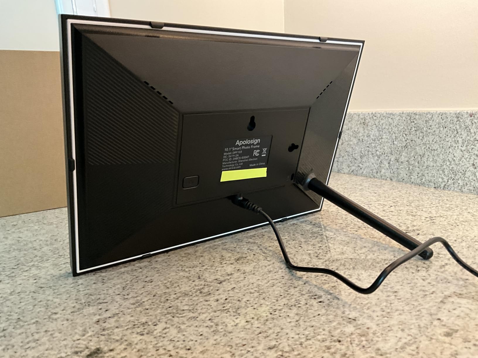 Digital Picture Frame Powered by Nixplay 10.1