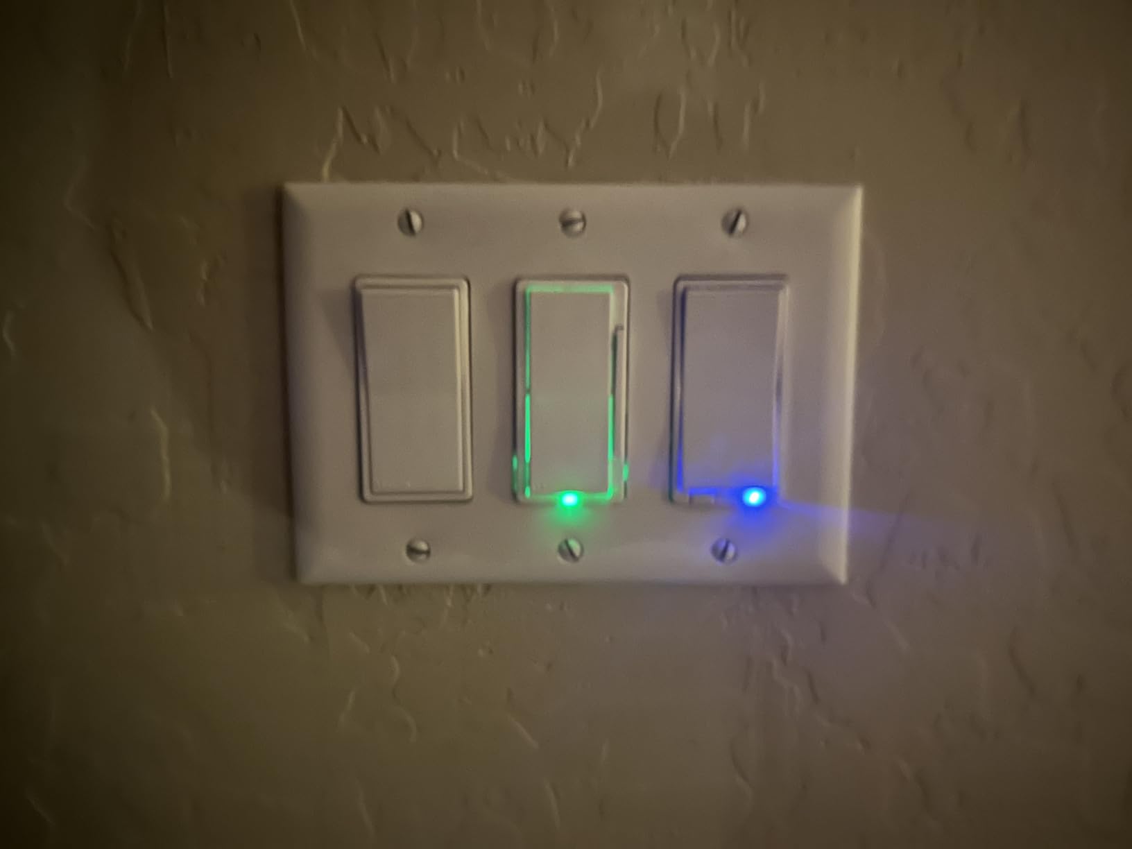 Leviton Decora Smart Dimmer Z-Wave 800 Series, ZW6HD-1RW, White customer photo 1