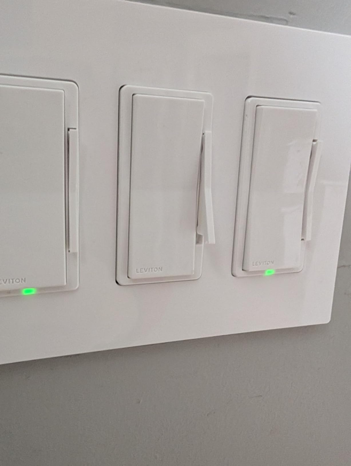 Leviton Decora Smart Dimmer Z-Wave 800 Series, ZW6HD-1RW, White customer photo 2