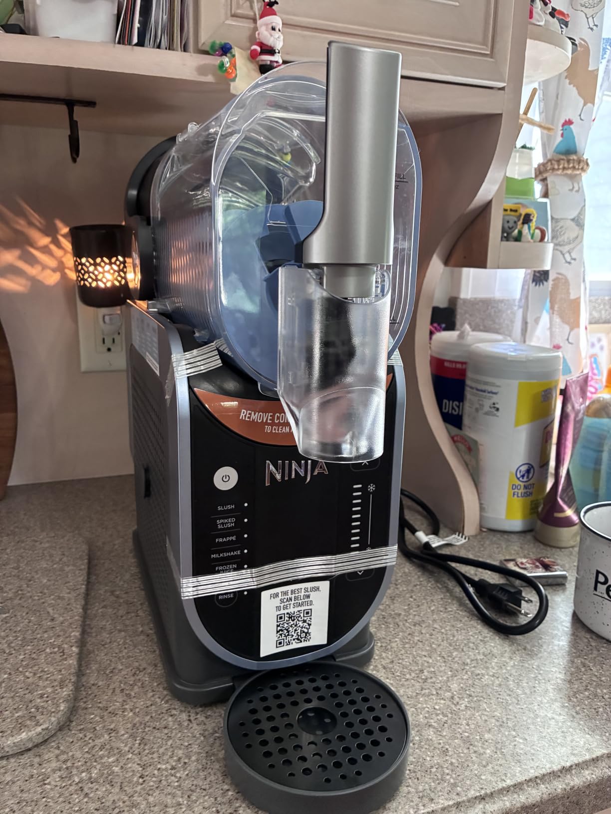 Ninja SLUSHi Professional Frozen Drink Maker, 7+ Servings, Black, FS301 | No Ice Needed, 5 Preset Programs, Rapid Chill Technology, 88-Oz Easy-Fill Vessel, Dishwasher Safe Parts customer photo 2