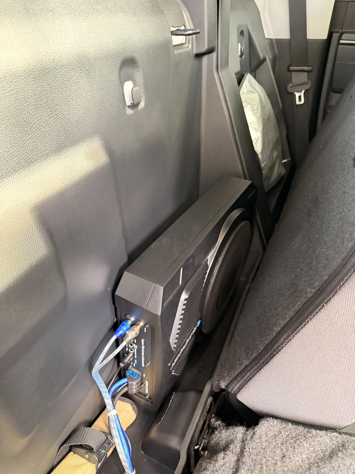 NVX GTHS131PRO 10-inch PRO Powered Underseat Subwoofer Enclosure, 350 Watts customer photo 1