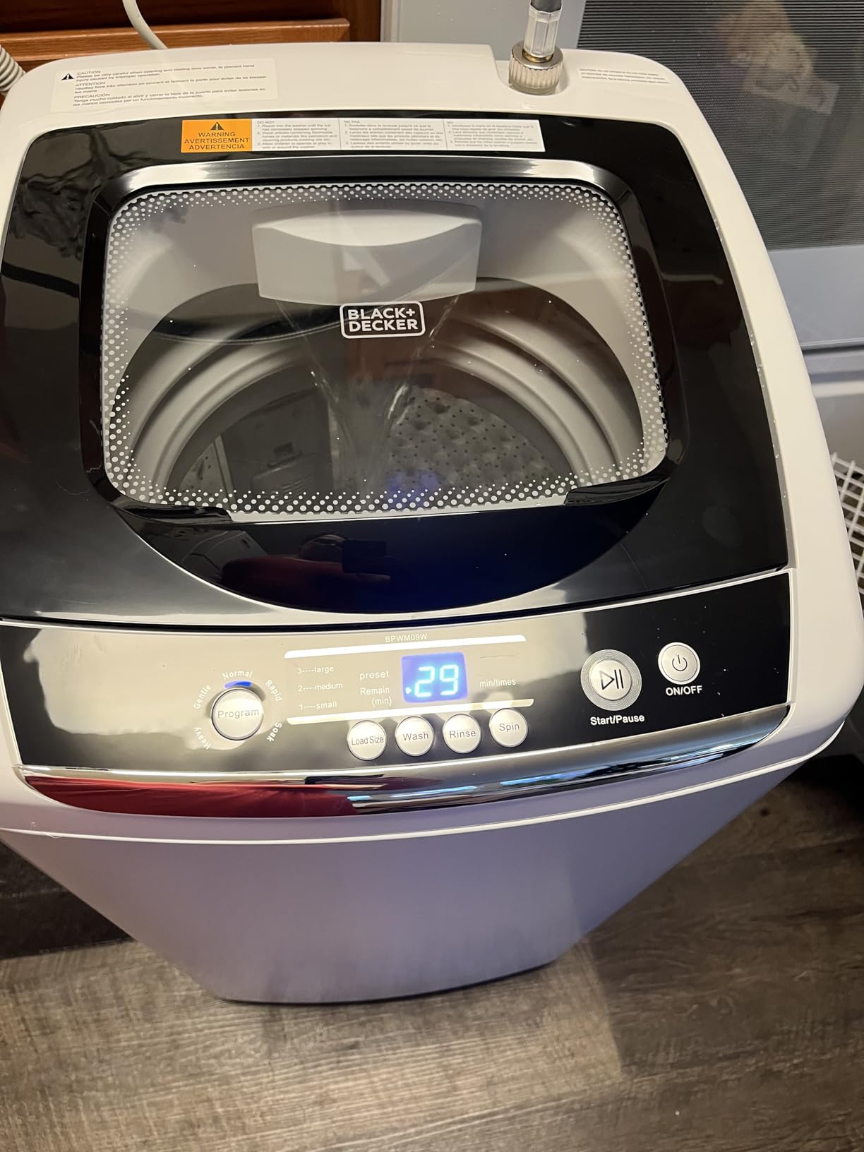 BLACK+DECKER 4.1 Cu. Ft. Top Loading Washing Machine with Agitator, Full Size Washing Machine with Glass Lid and Stainless Steel Tub, Machine with LED Display, 10 Wash Cycles, 120V, BTLW41MW, White customer photo 2