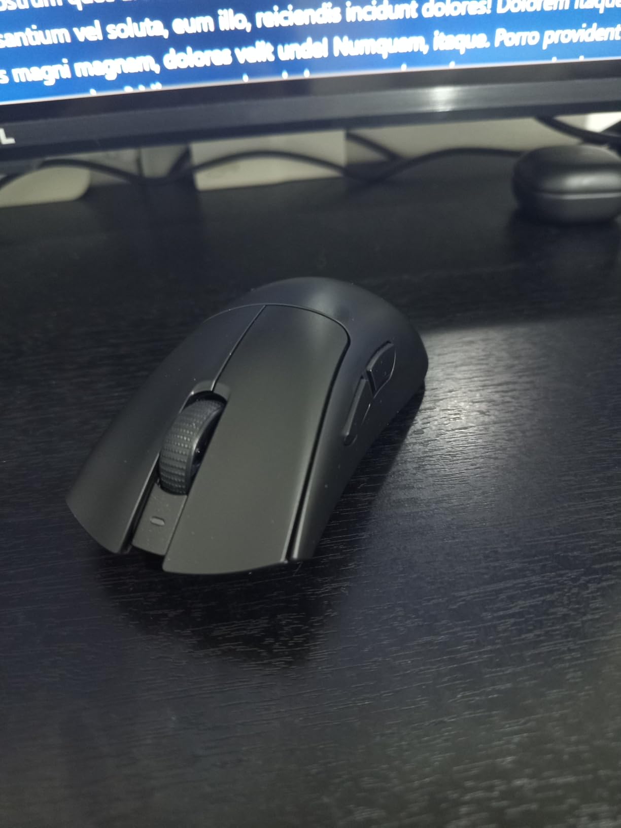 Razer DeathAdder V3 HyperSpeed Wireless Gaming Mouse: 55g Lightweight - USB C Charging - Up to 100 Hr Battery - Advanced 26K Optical Sensor - Gen-3 Optical Switches - 8 Programmable Controls - Black customer photo 2