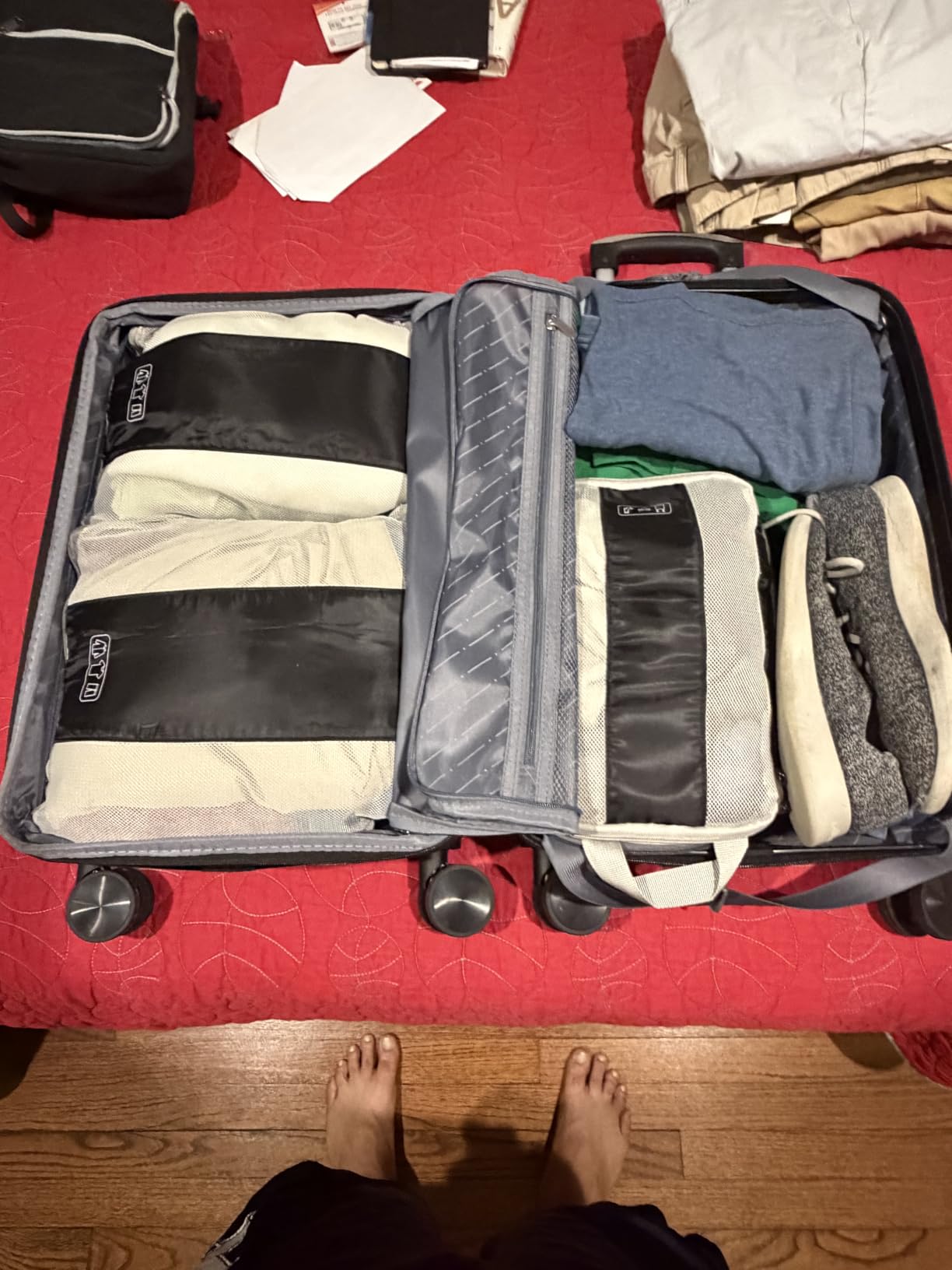OlarHike 10 Set Compression Packing Cubes for Travel Essentials, Compressible Expandable Space Saver Bags for Organizing Clothes, Luggage Suitcase Garment Bags (Black) customer photo 2