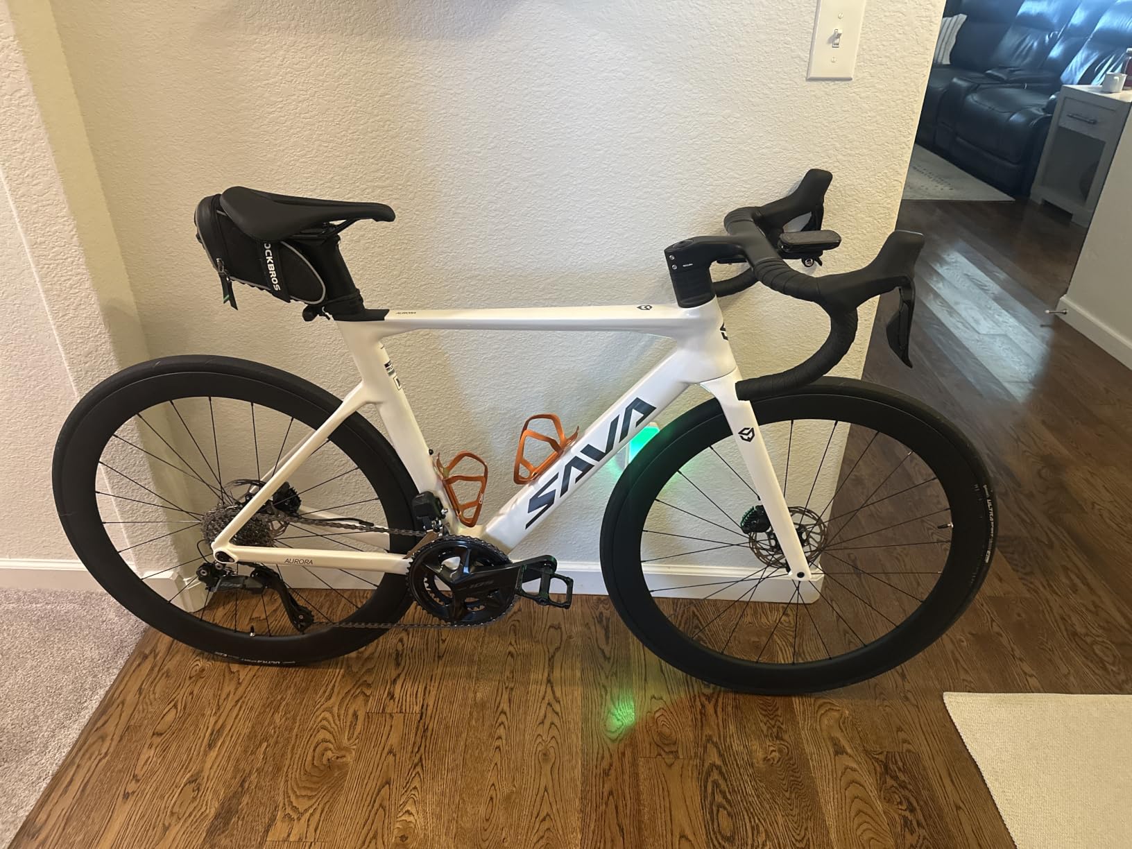 SAVADECK Carbon Road Bike, Lightweight 24-Speed Shifting Road Bicycle with Shimano 105 Di2 7170 Groupset, Carbon Frame with 700C Carbon Wheelset Disc Brake, Integrated Design Race Bikes for Adults customer photo 1