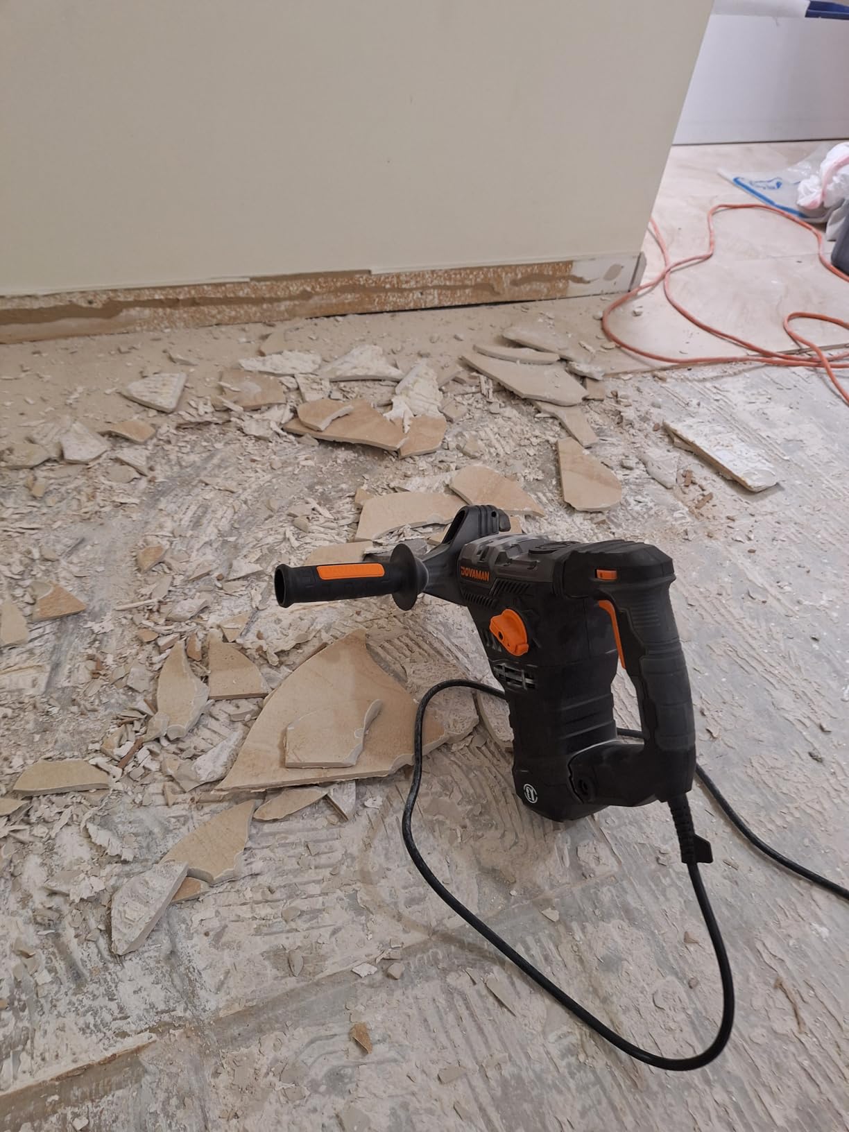 1-9/16'' SDS Rotary Hammer Drill, 12.5Amp Heavy Duty Rotary Hammer with 4 Functions, Safety Clutch, Vibration Control, Corded Hammer Drill for Concrete, Drill Bits and Chisels Included customer photo 2