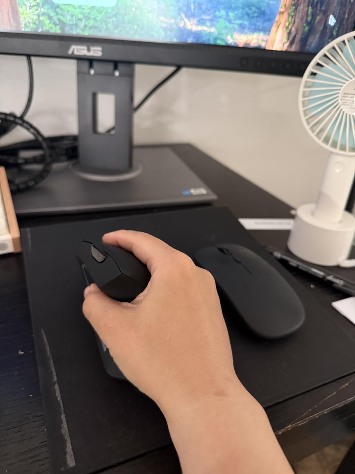 TECKNET Ergonomic Wireless Bluetooth Vertical Mouse, 4800 DPI, 6 Adjustable DPI, Quiet Clicks, 12 Months Battery customer photo 2