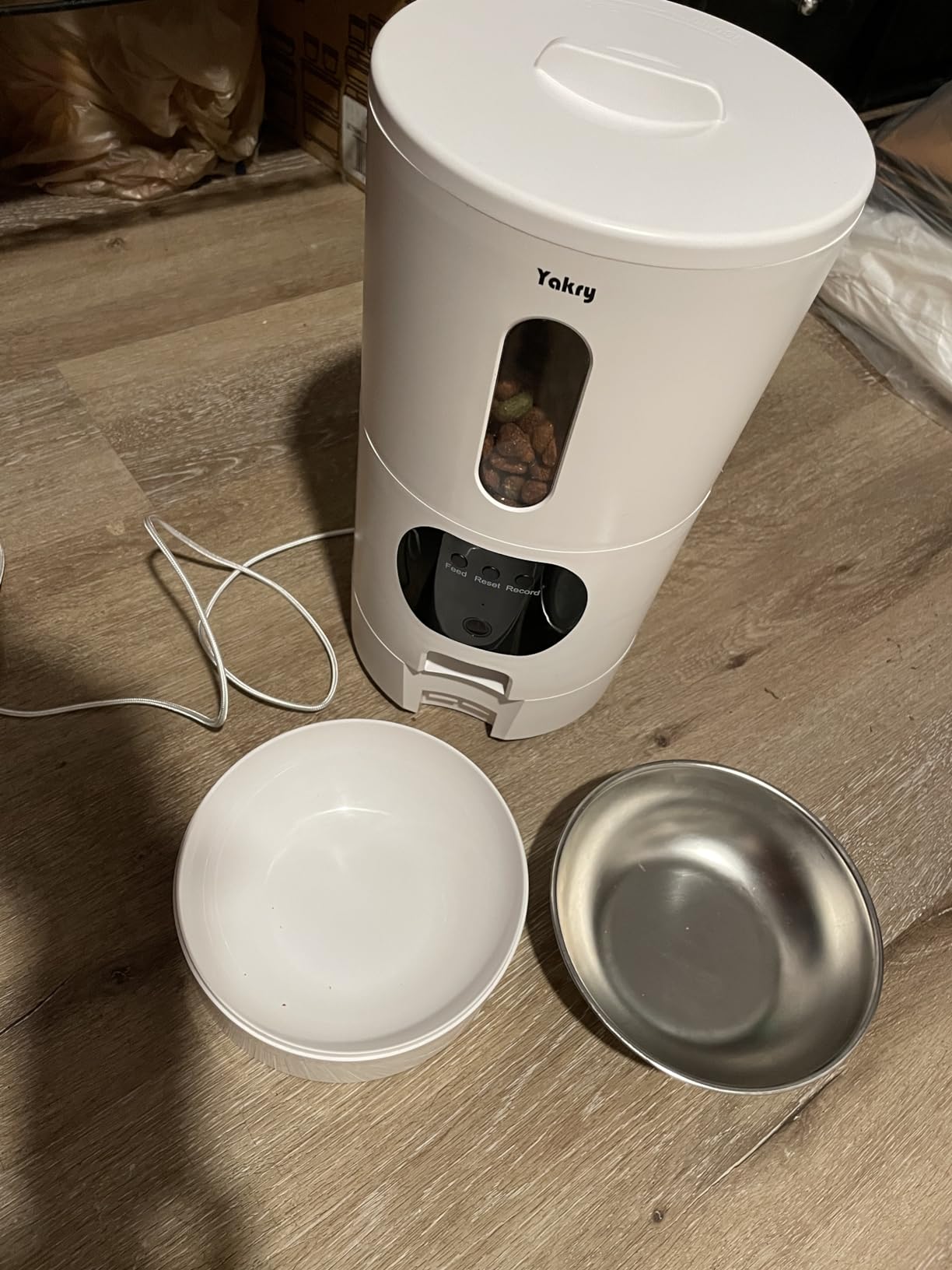 Yakry Automatic Dog Feeder with Camera - 8L/33 Cups Smart Pet Feeder for Small/Medium Dogs & Cats, 5GHz/2.4GHz WiFi App Control, 1080P HD Night Vision, 2-Way Audio, Timed Dry Food Dispenser Indoor customer photo 2