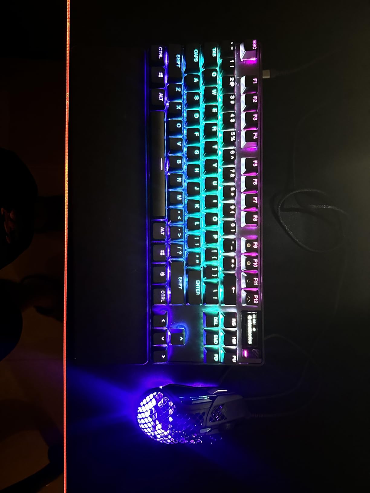 SteelSeries Apex Pro TKL Gen 3 Gaming Keyboard, OmniPoint 3.0 Analog Magnetic Switches, Rapid Trigger, OLED, RGB, PBT Keycaps customer photo 1