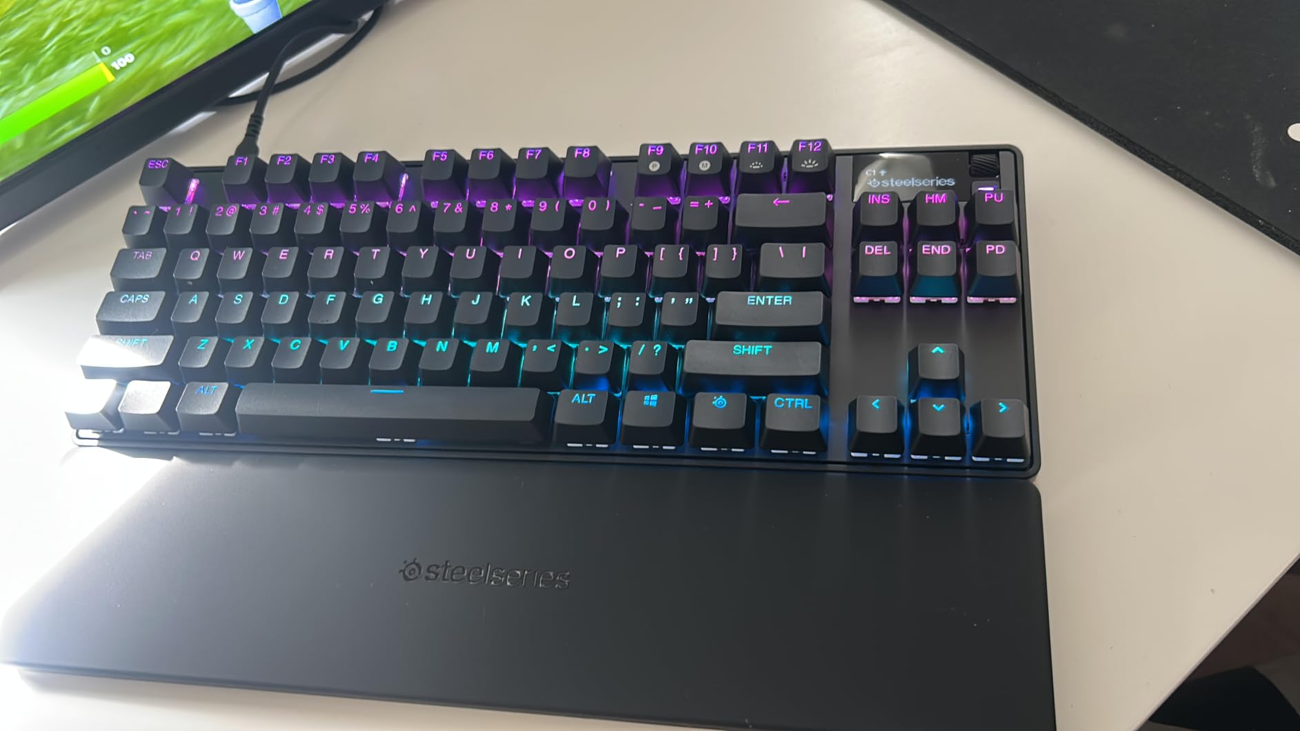 SteelSeries Apex Pro TKL Gen 3 Gaming Keyboard, OmniPoint 3.0 Analog Magnetic Switches, Rapid Trigger, OLED, RGB, PBT Keycaps customer photo 2