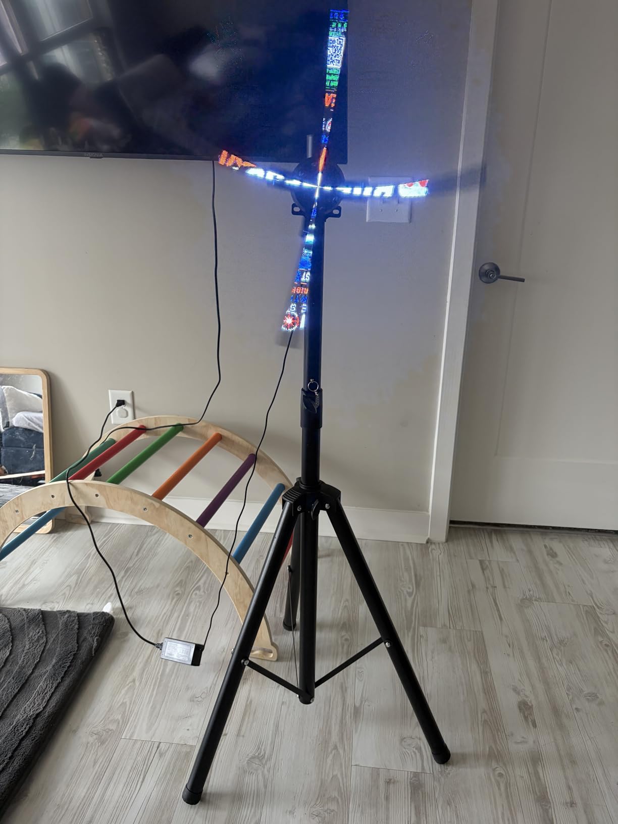 3D Hologram Fan 22 Inch/56CM - WiFi & Bluetooth Holographic Display with 624 LEDs, 2000 cd/m² Brightness, 1500 Free 3D Videos for Store Display, Events, Trade Shows customer photo 1