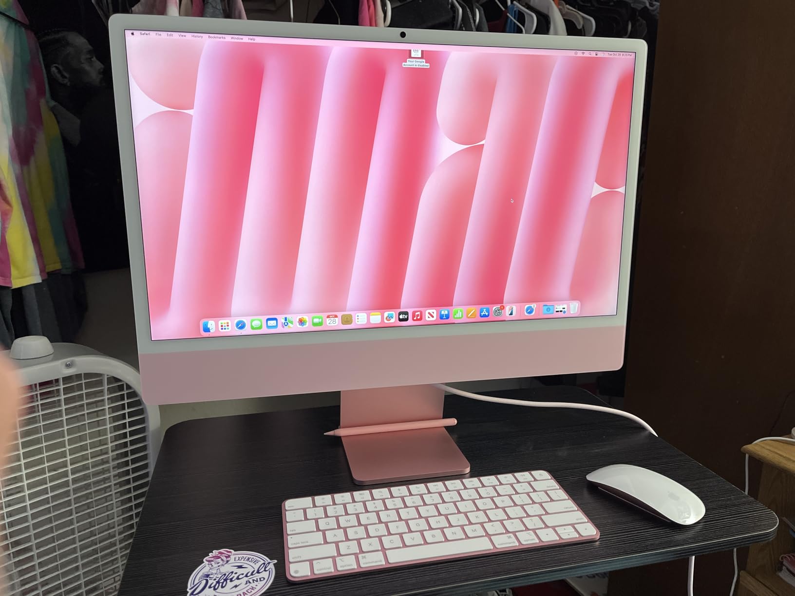 Apple 2024 iMac All-in-One Desktop Computer with M4 chip with 8-core CPU and 8-core GPU: Built for Apple Intelligence, 24-inch Retina Display, 16GB Unified Memory, 256GB SSD Storage; Green customer photo 1