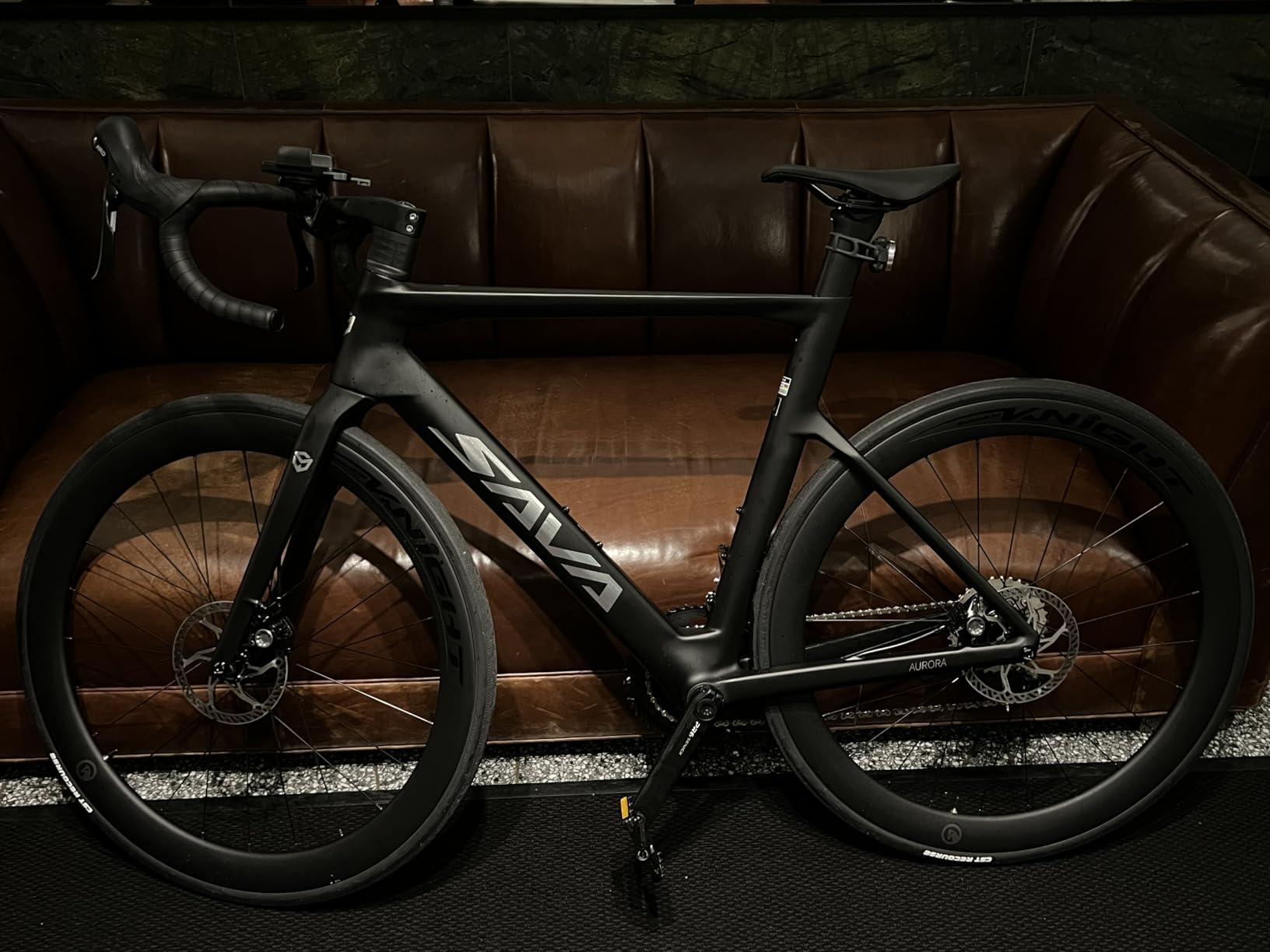 SAVADECK A7L Carbon Road Bike, T800 Carbon Fiber Frame 700C Racing Bicycle with Shimano 105 R7100 24 Speed Groupset and Hydraulic Disc Brake, Ultra-Light Carbon Bike for Man and Women customer photo 2