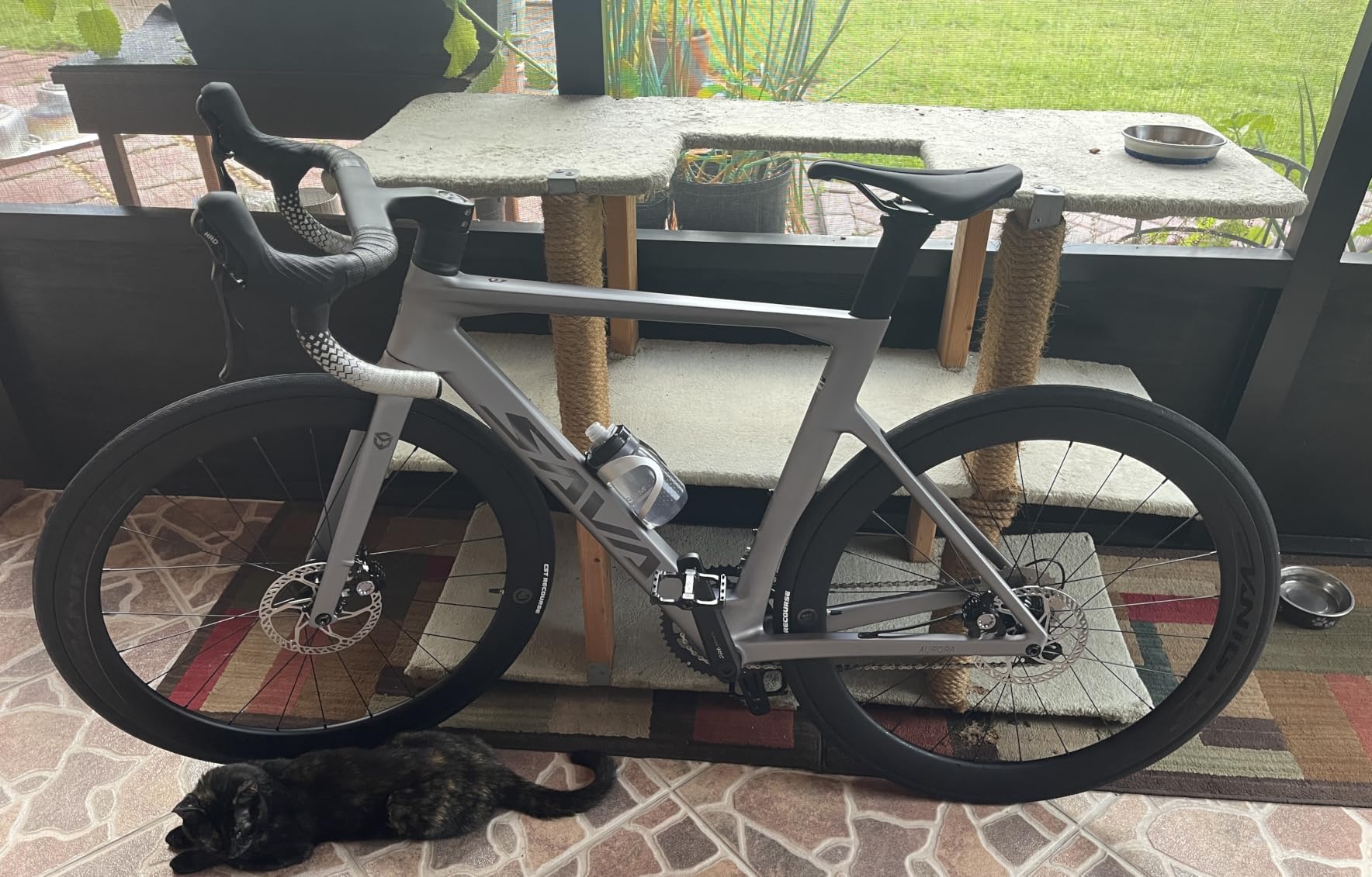 SAVADECK A7L Carbon Road Bike, T800 Carbon Fiber Frame 700C Racing Bicycle with Shimano 105 R7100 24 Speed Groupset and Hydraulic Disc Brake, Ultra-Light Carbon Bike for Man and Women customer photo 2