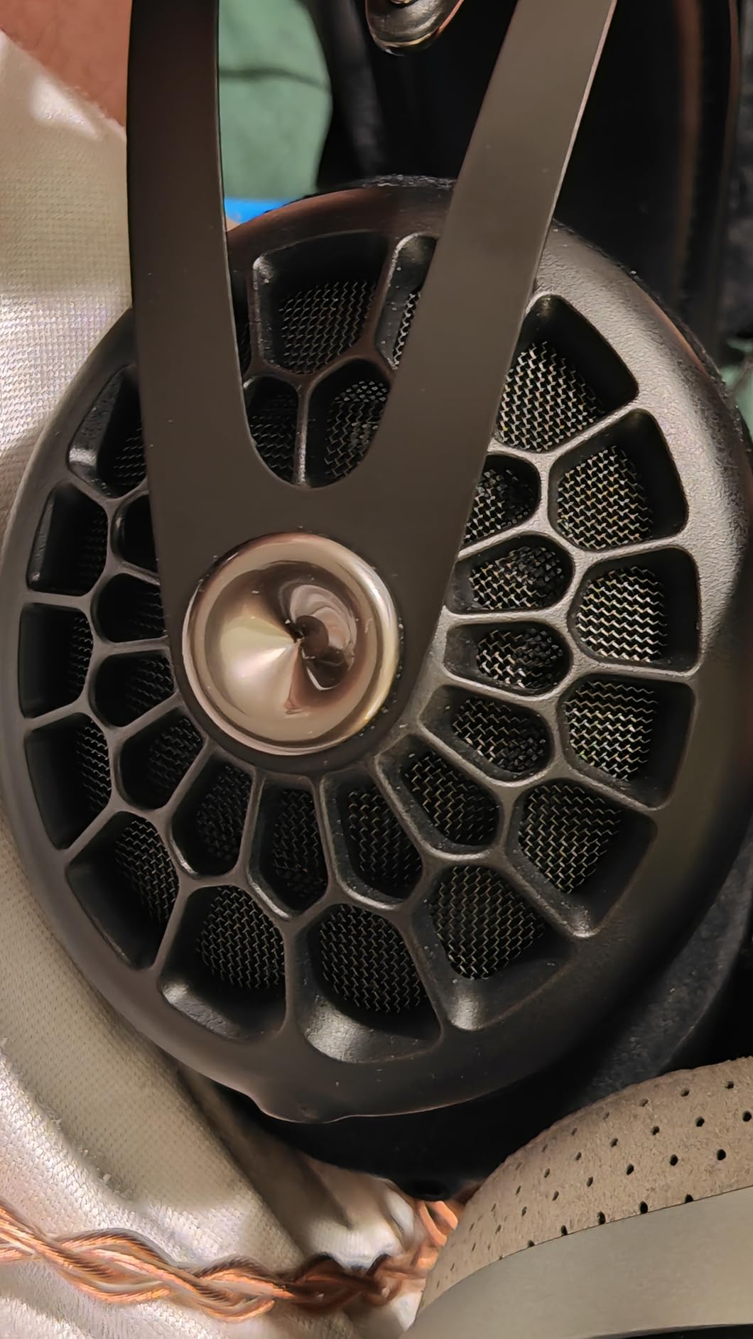 MEZE AUDIO 105 AER Wired Over-The-Ear Lightweight Audiophile Open-Back Headphones customer photo 2